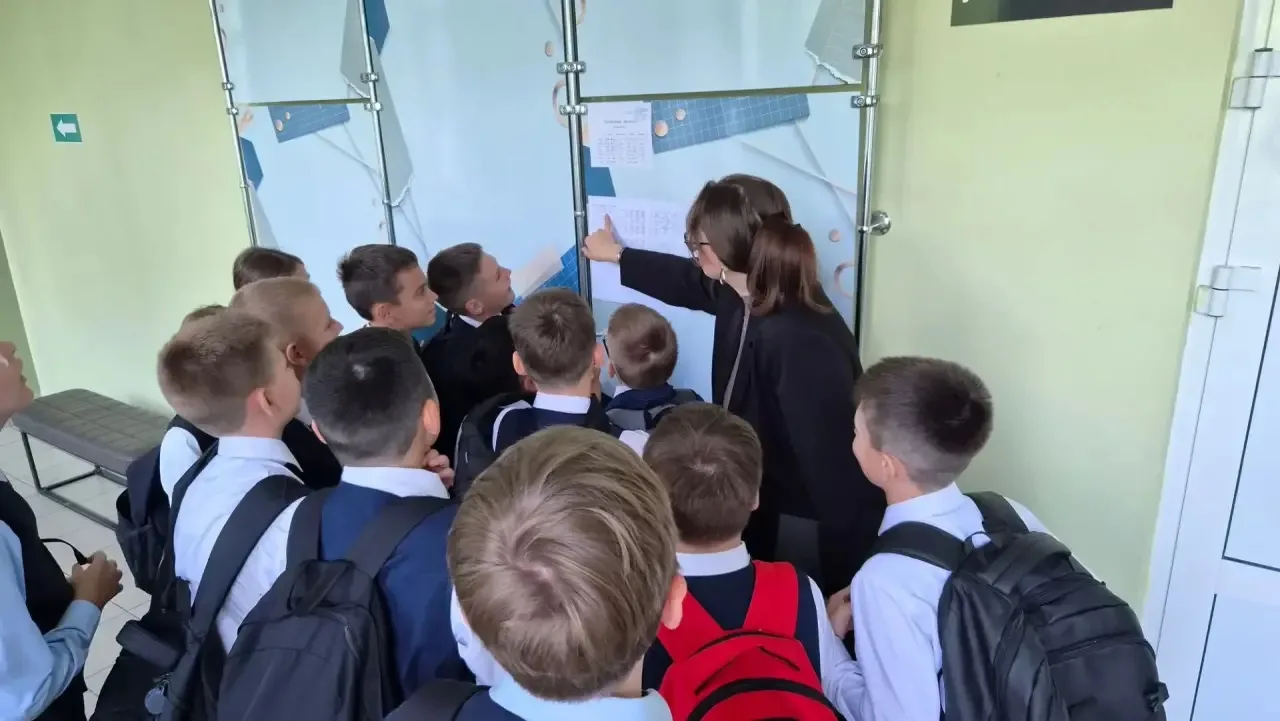 Добро пожаловать в среднюю школу! 🏫