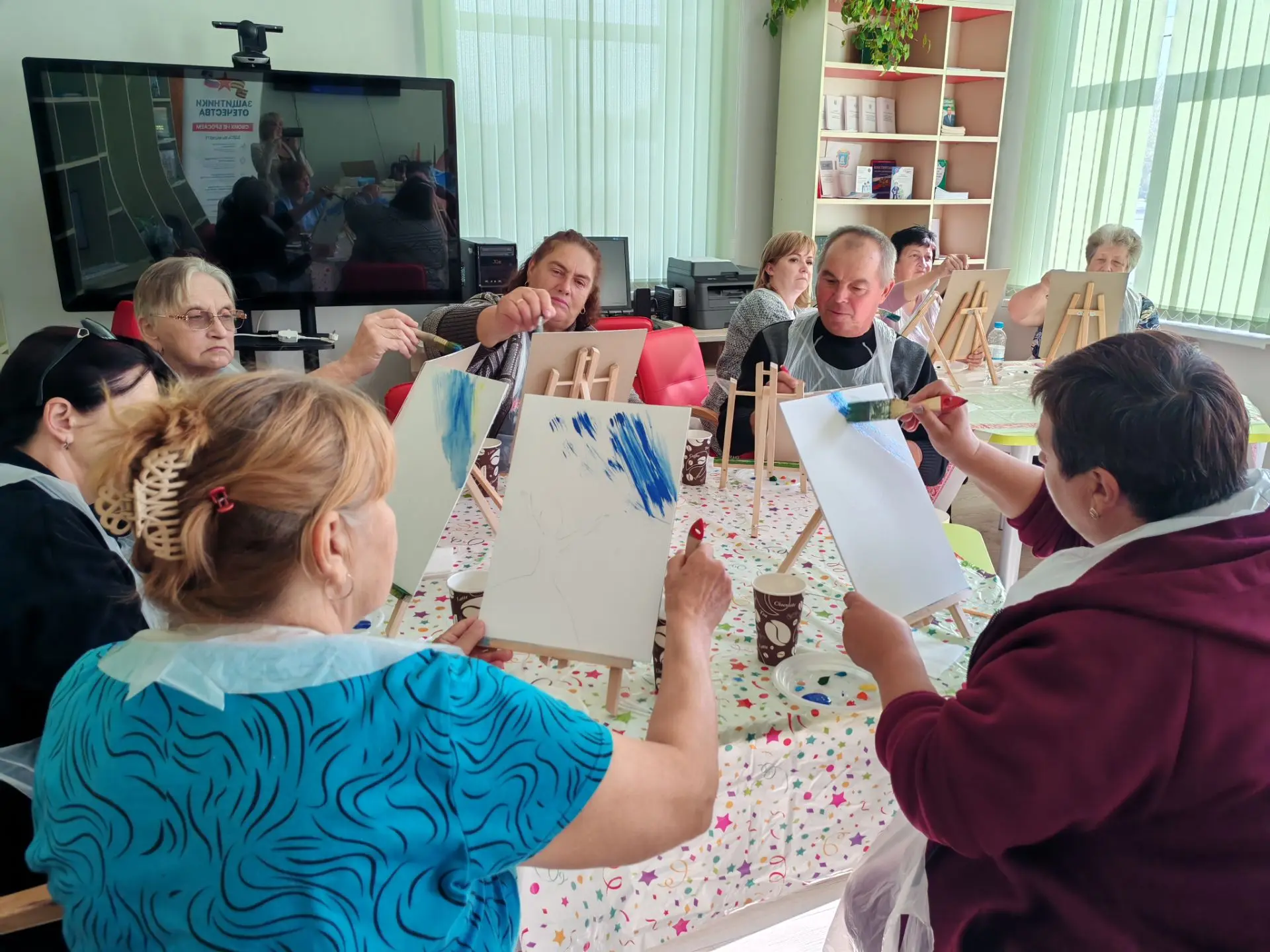 🎨 Поддерживающий клуб "Тепло маминых рук" открыли в Токарёвском муниципальном округе.