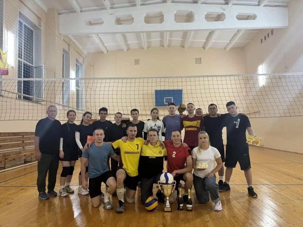 Спорт объединяет: в Шимкуссах прошёл яркий турнир по волейболу среди дворовых команд 🏐🤝