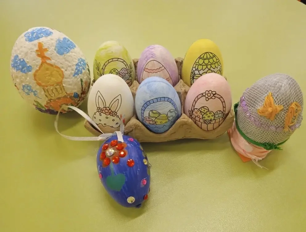 Пасхальные подарки солдатам от ребят 3б класса 🌷🐣🥧 Теплые, красивые и светлые пожелания, с верой в с