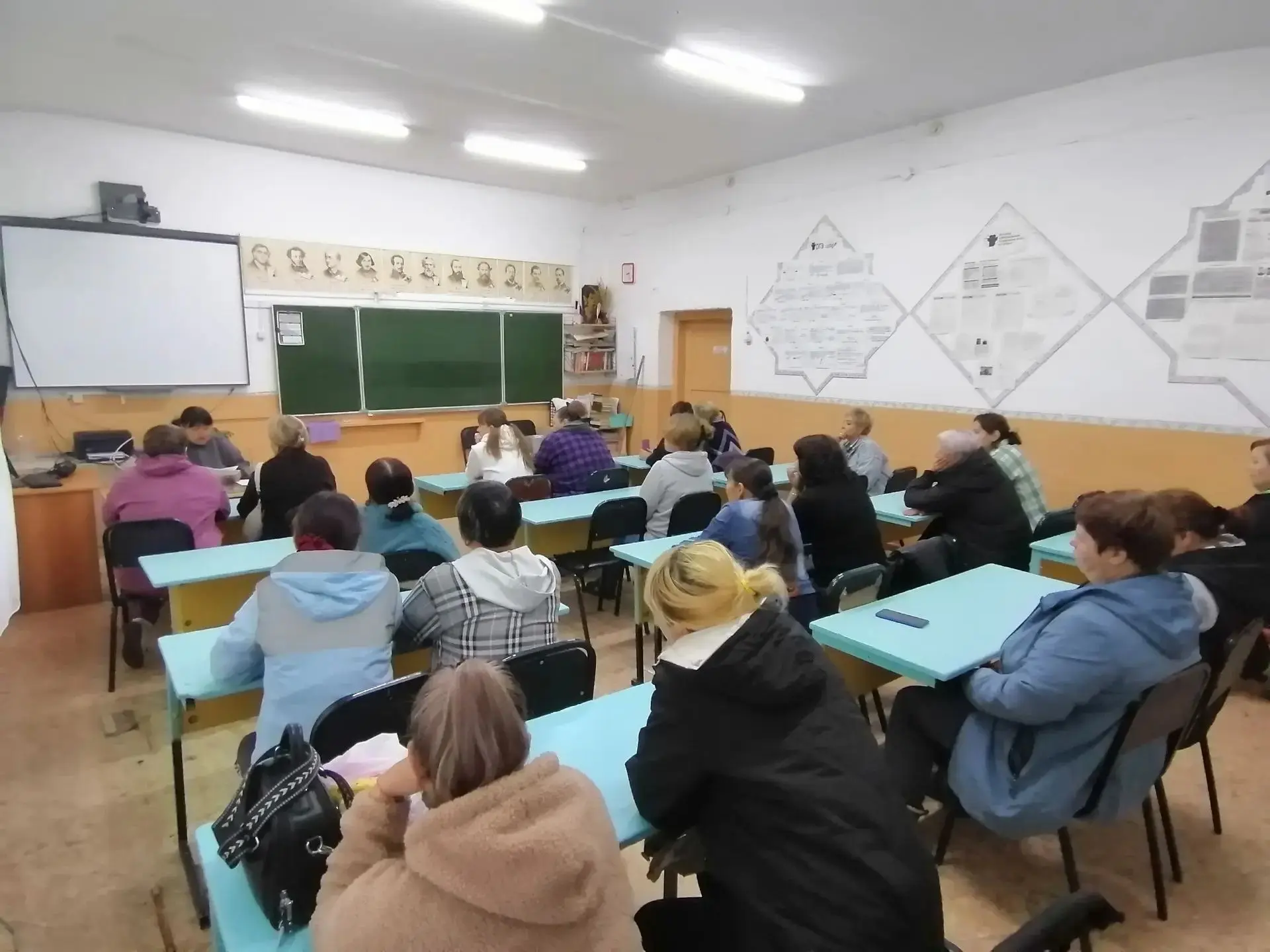 Безопасность — наш общий приоритет: в школе прошли учения по действиям при вооружённом ...