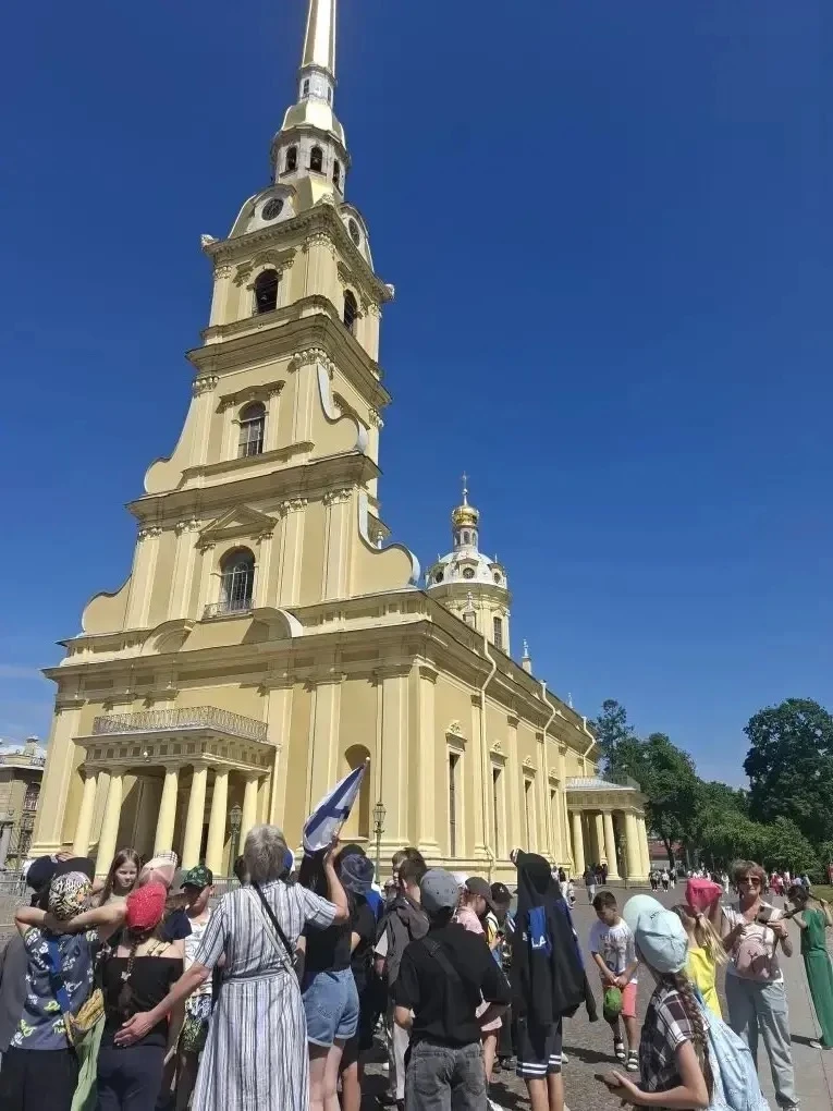 9‑й день в лагере «Улыбка»: спорт и путешествие в эпоху Петра Великого!