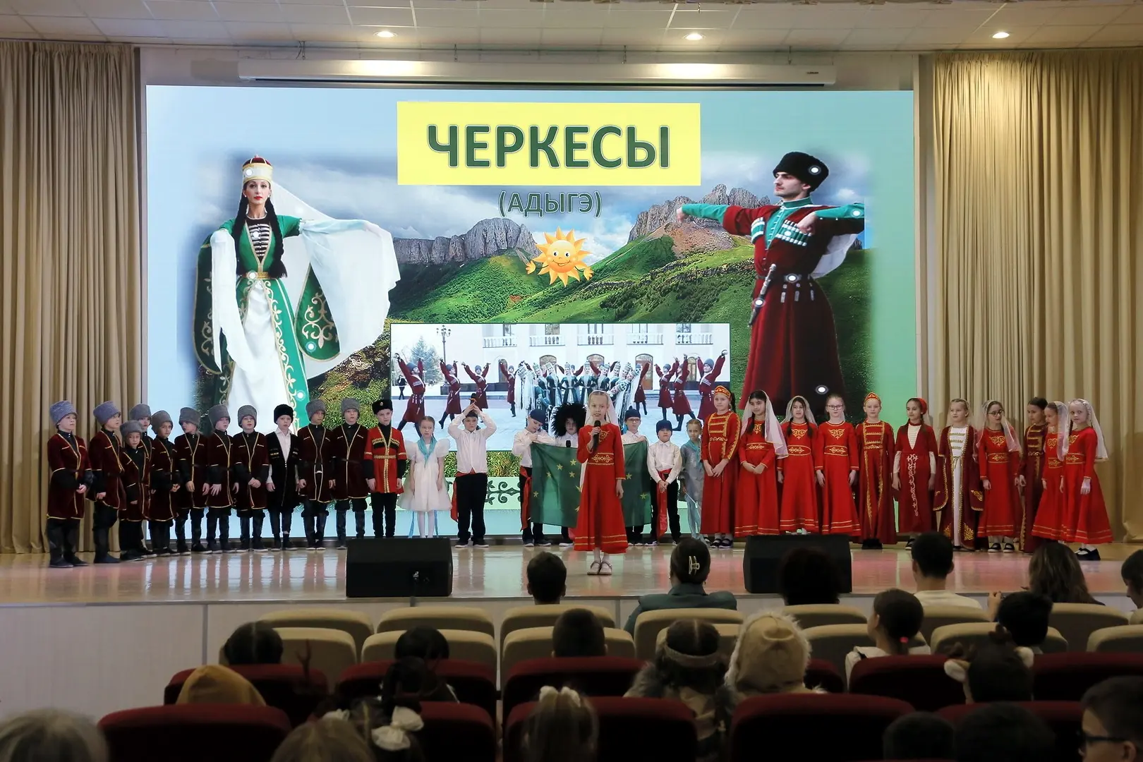 Фестиваль народов России   🇷🇺В марте нашей школе прошёл традиционный Фестиваль народов России, объед