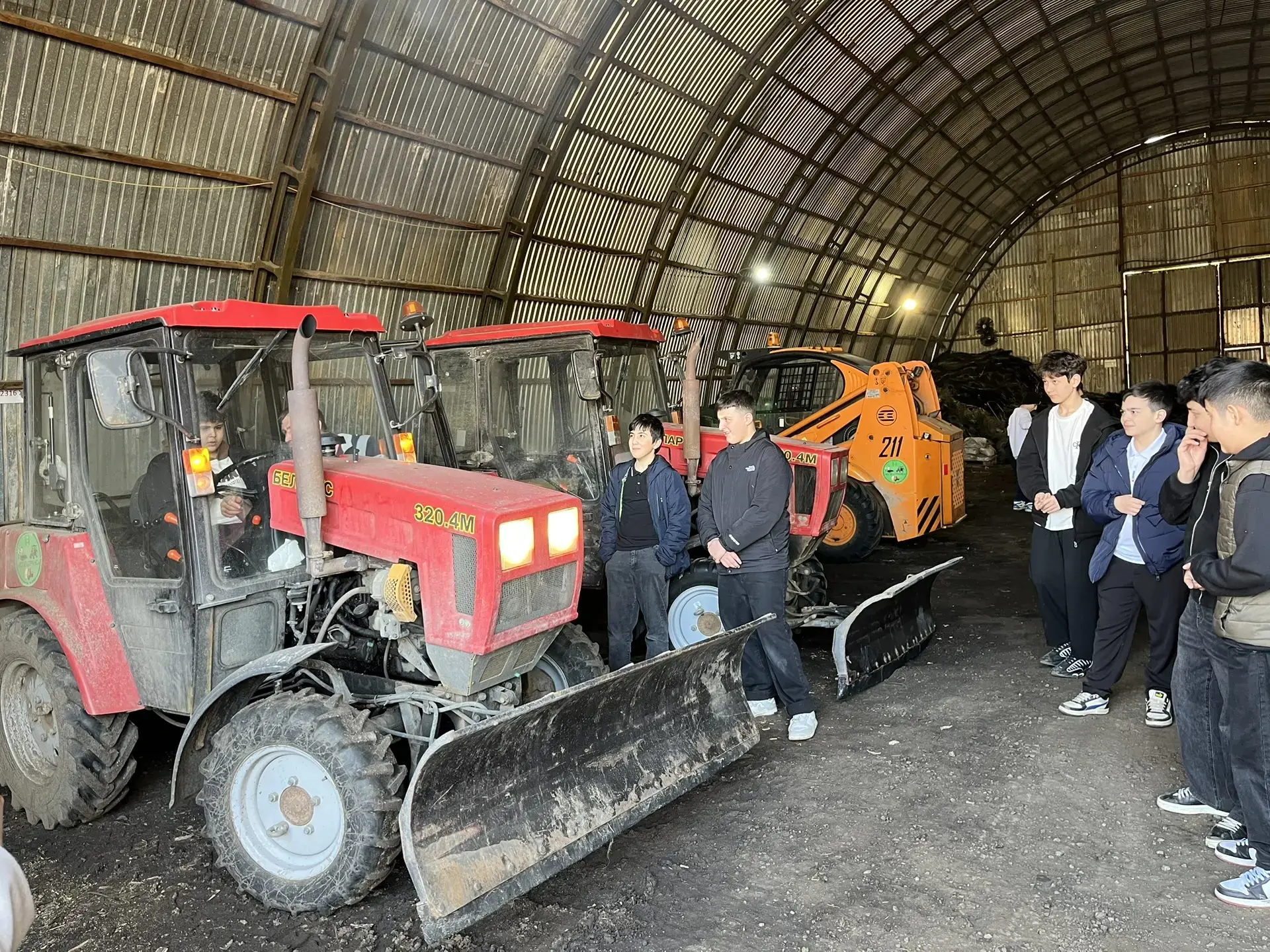 🚛 За кулисами чистоты: как активисты Движения Первых познакомились с работой «Спецтранса»  🇷🇺 В рамк