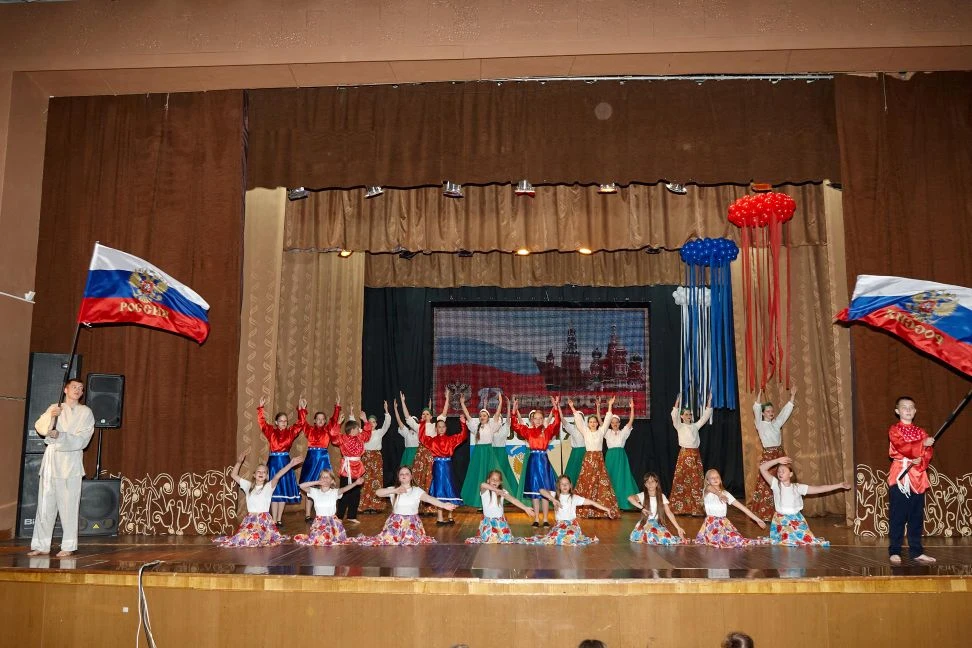 В День России Лобвинский центр культуры и спорта превратился в настоящий центр праздника! Мы подгото
