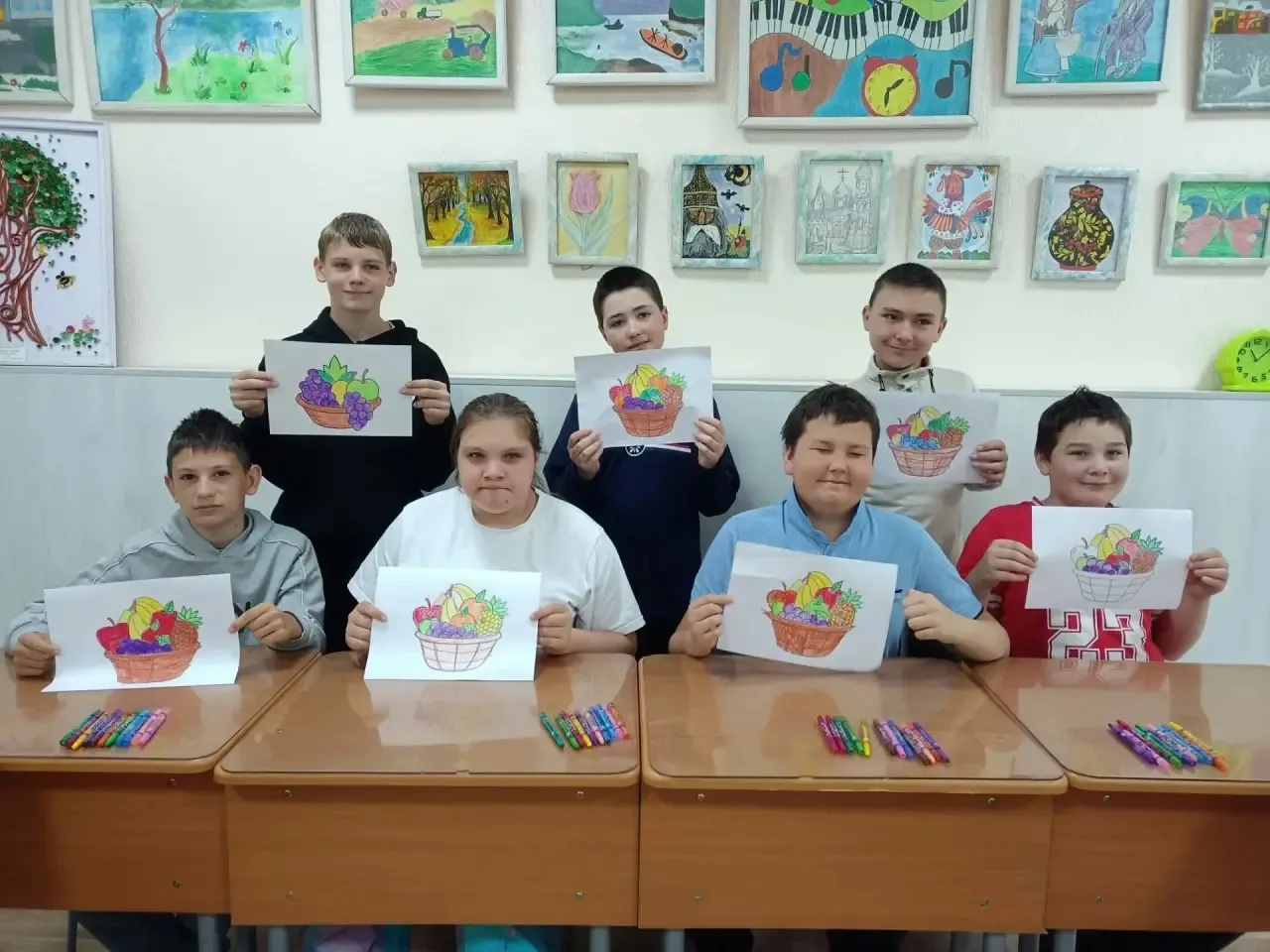 11 отряд  👫 в студии "Акварель" 🎨 создавали "Фруктовую корзинку" 🍎🍇🥭🥝🍌