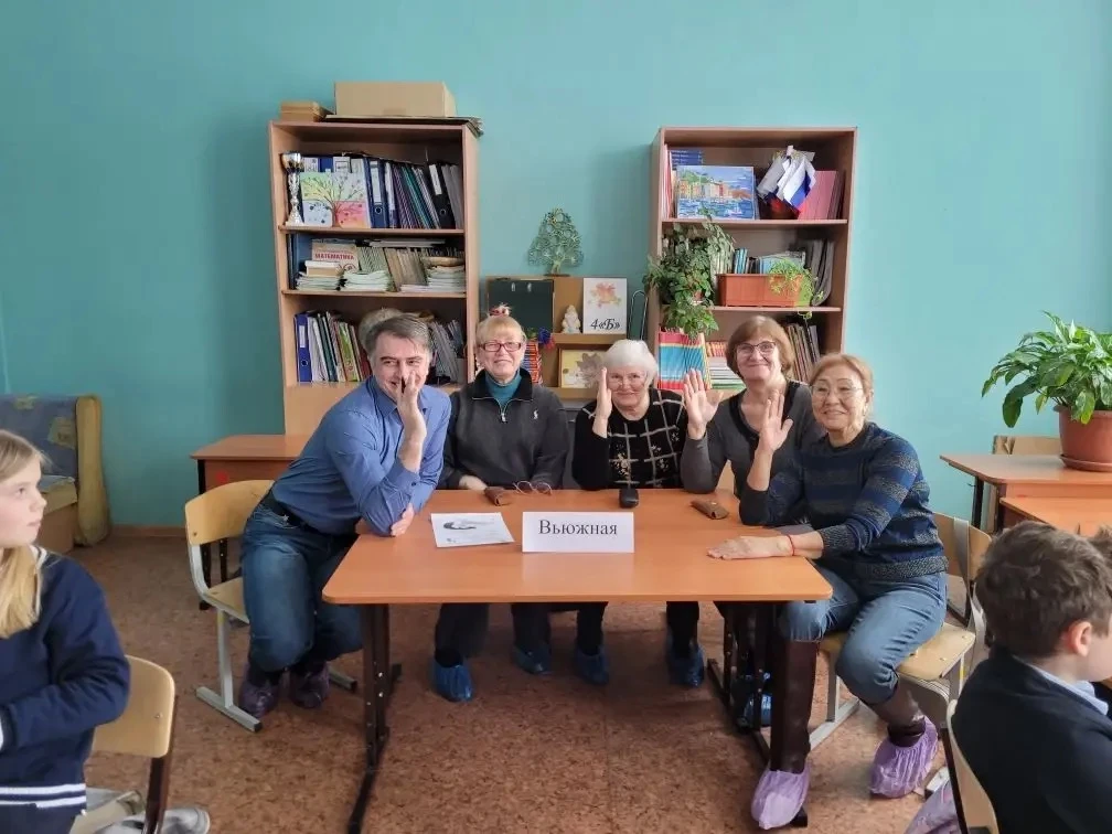 «Зимние сказки» в 4б  26 февраля в 4б классе прошла защита проекта "Зимние сказки". В течение месяца