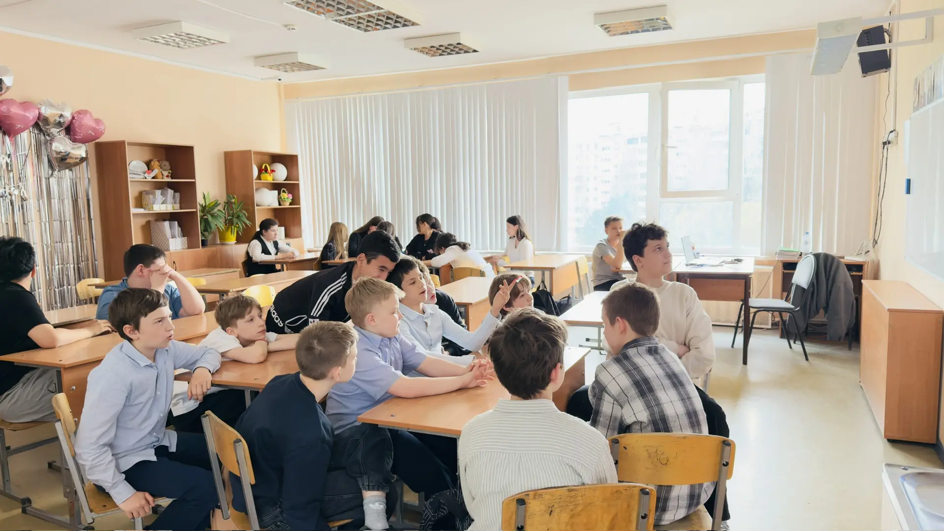 🚀 Обучающиеся 6Е класса приняли активное участие в КВИЗе "День космонавтики", организованном советни