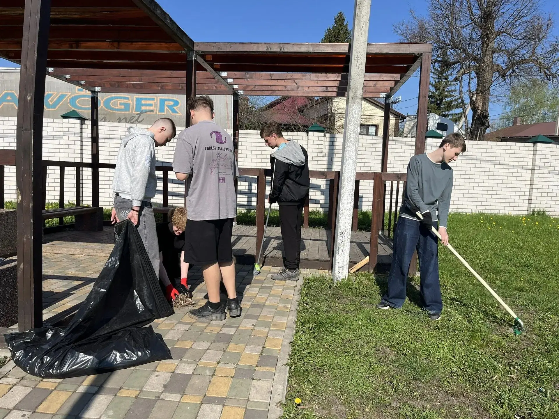 📍 Сегодня 10 «А» класс вместе с классным руководителем Полиной Васильевной Требунских провёл важное 
