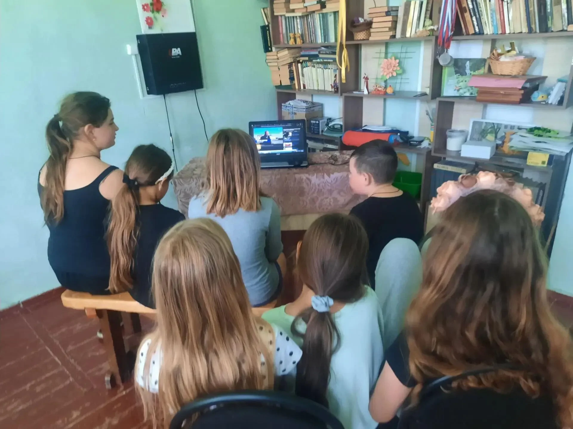 21 августа в Вишневецком СДК прошёл познавательно - творческий час "История флага Росси...
