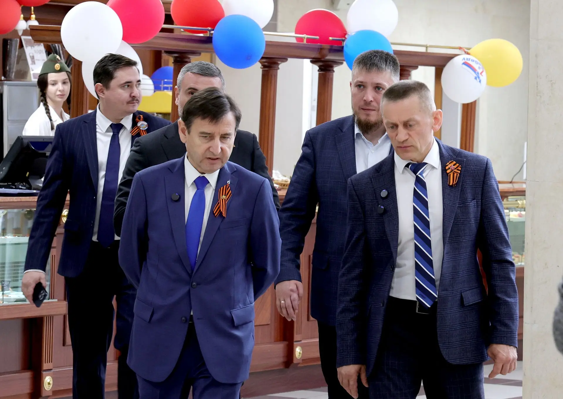 Продолжаю работу в Сургуте. Встретился с коллективом «Газпром трансгаз Сургут». Прежде ...
