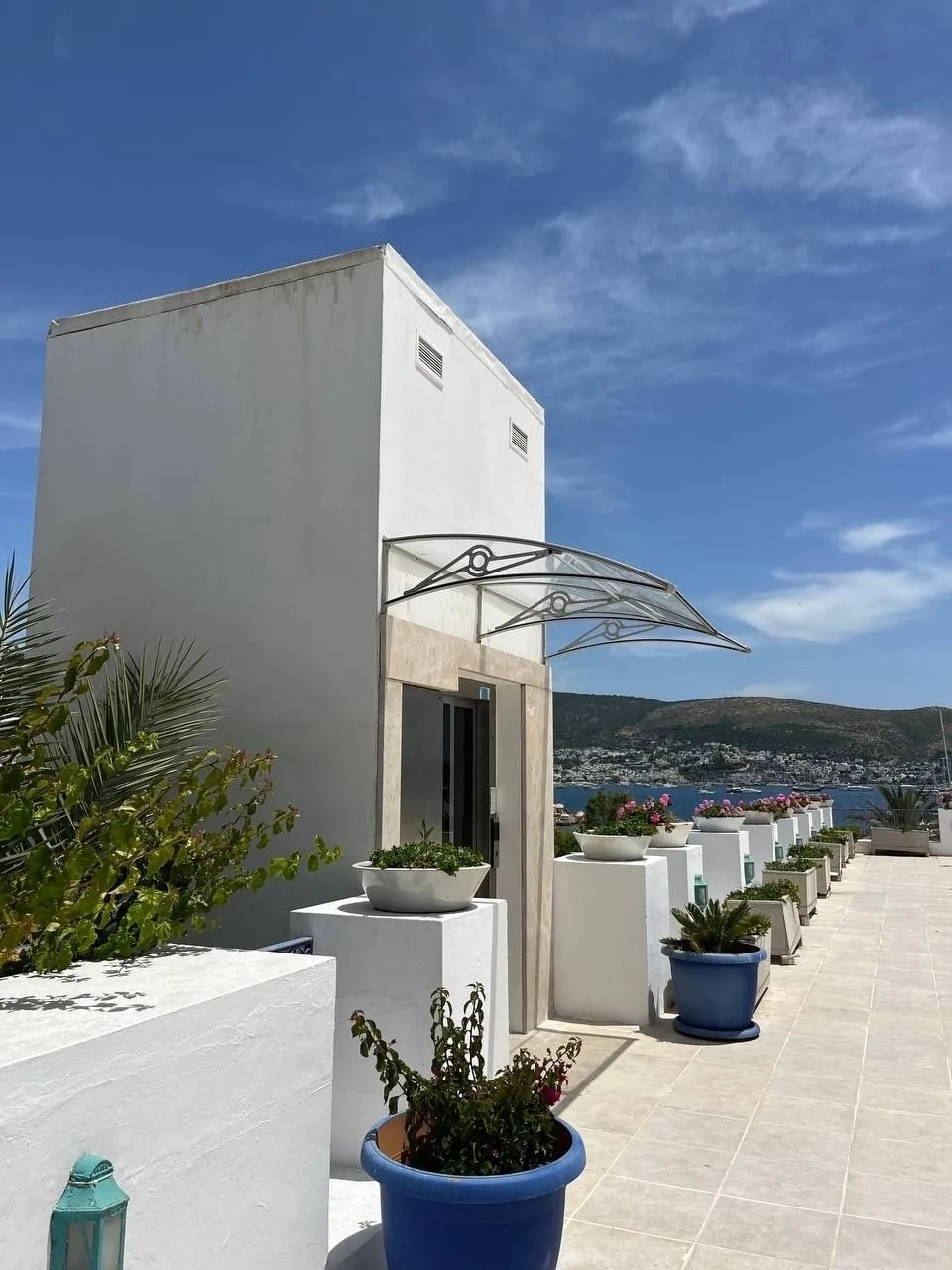 По прописке — Турция, по атмосфере — Греция!🤍

🌴 Salmakis Resort & Spa 5* — небольшой отель в живо