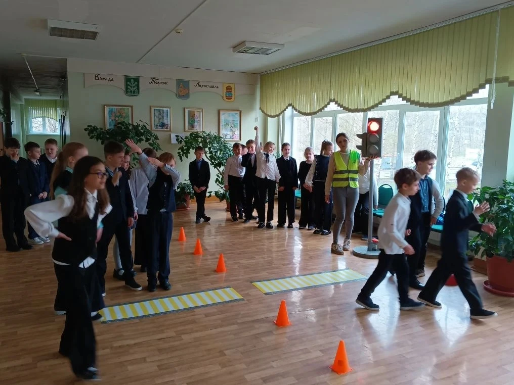 🚦Будем внимательны и осторожны!    Правила дорожного движения нужно знать всем: и автомобилистам, и 