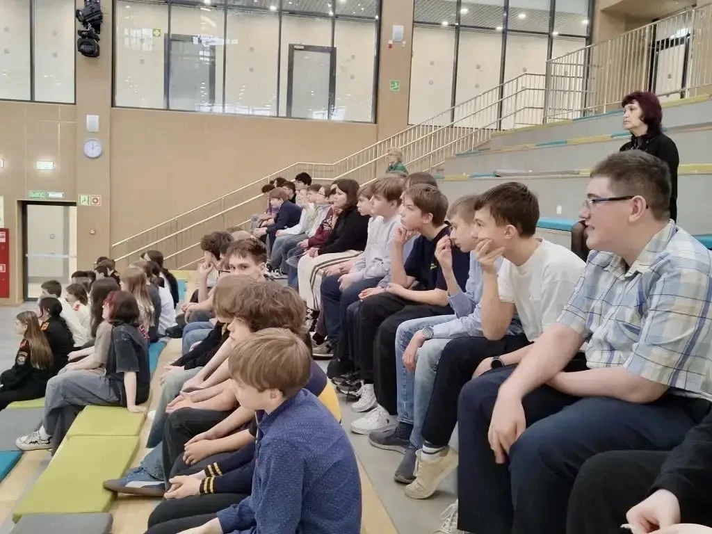 ВАЖНЫЙ РАЗГОВОР  без скучных лекций  🏫 В нашей школе состоялась встреча, которую мы ждали с особым и
