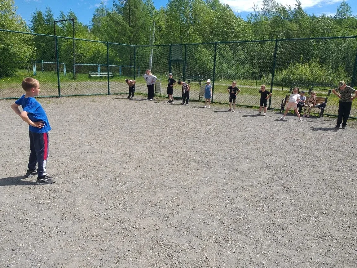 Игровая программа "Мой весёлый звонкий мяч".
🏀Мяч -это одна из первых игрушек, с которой начинает и