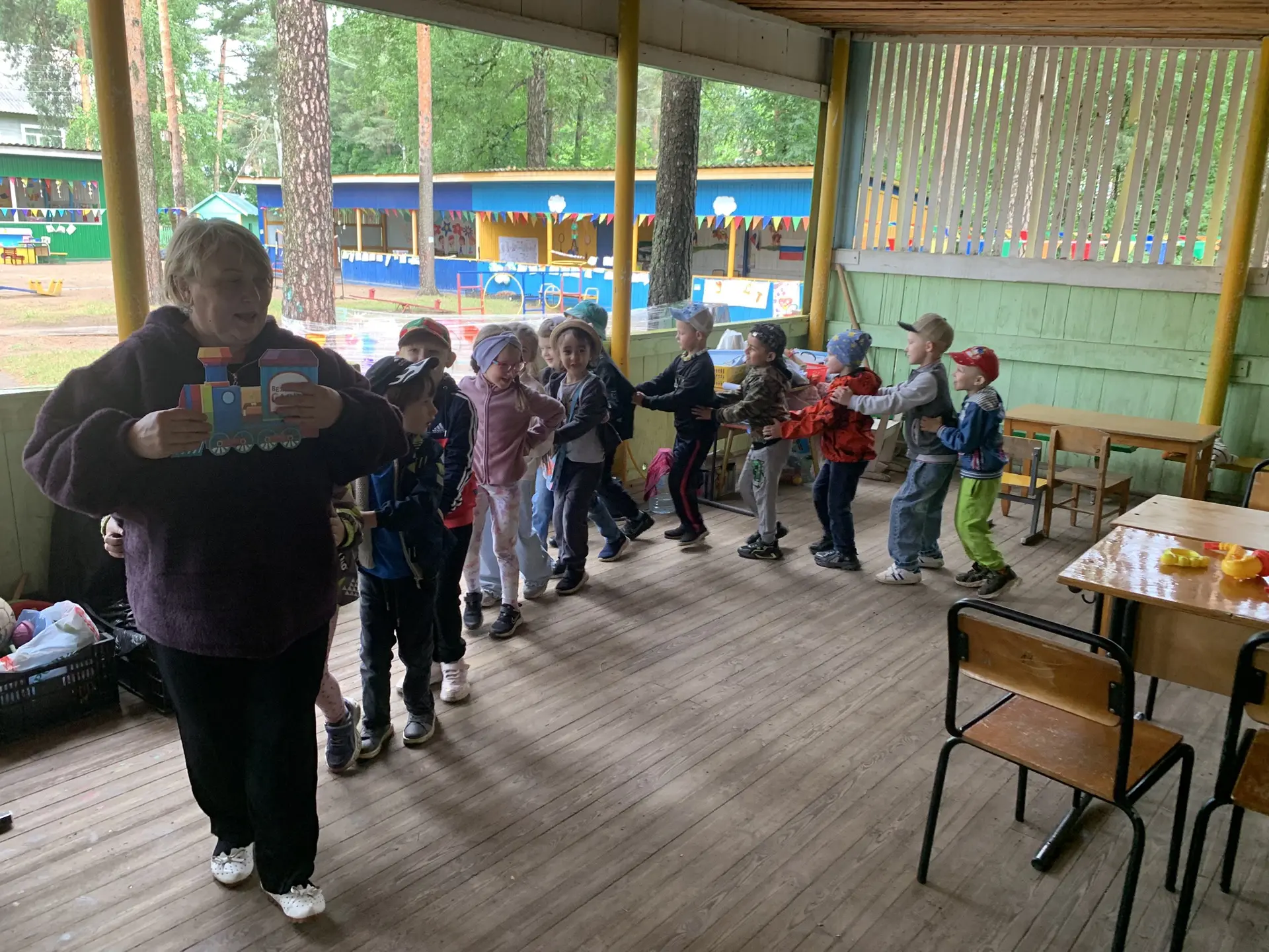 День искусства в старшей группе .
Ребята побывали на творческих станциях:
🎼,,Город Музыки ‘’ - игра