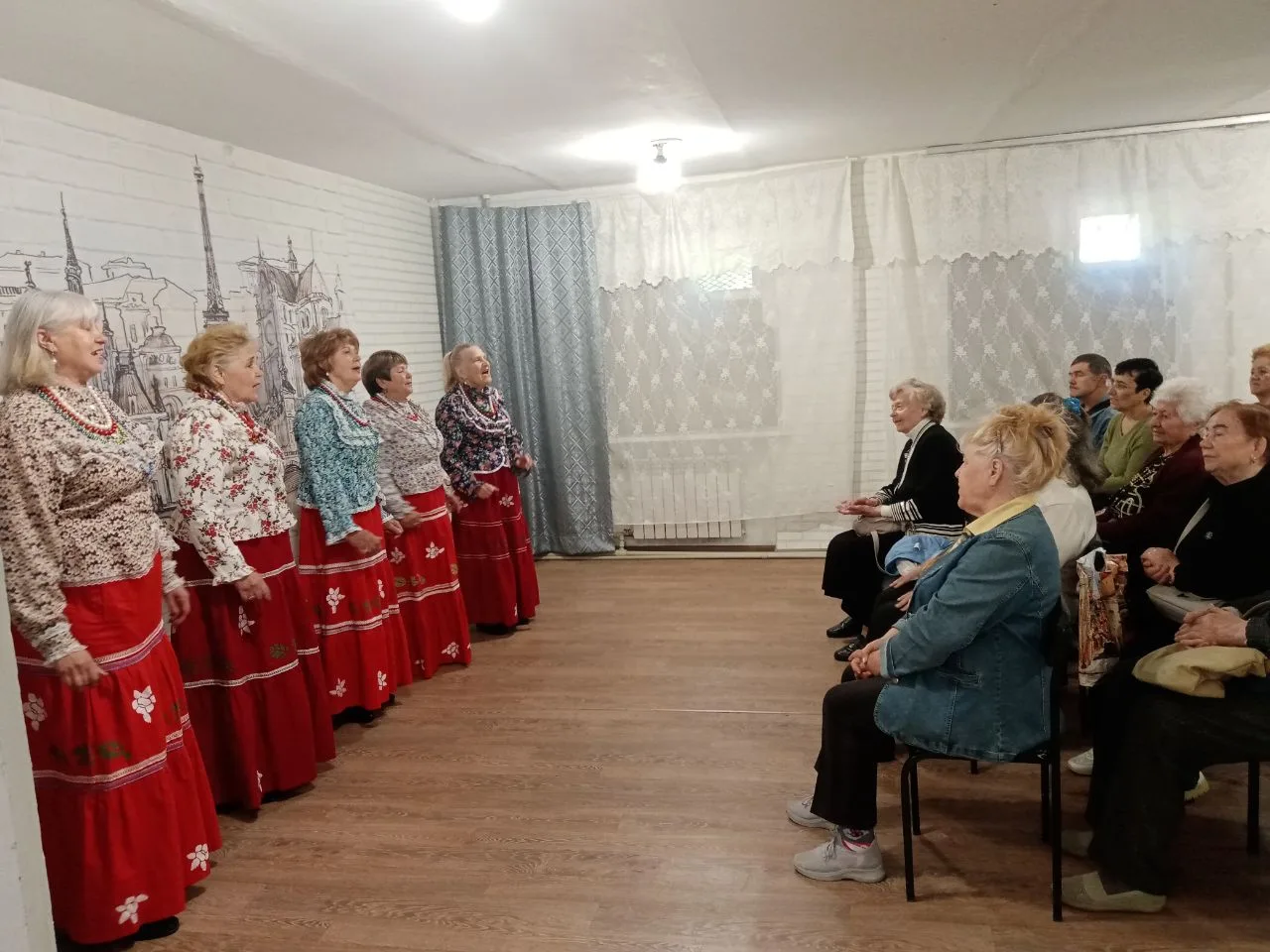 В преддверии Троицы в ГБУСО ЦСОН Киевского района города Донецка прошел концерт при уча...