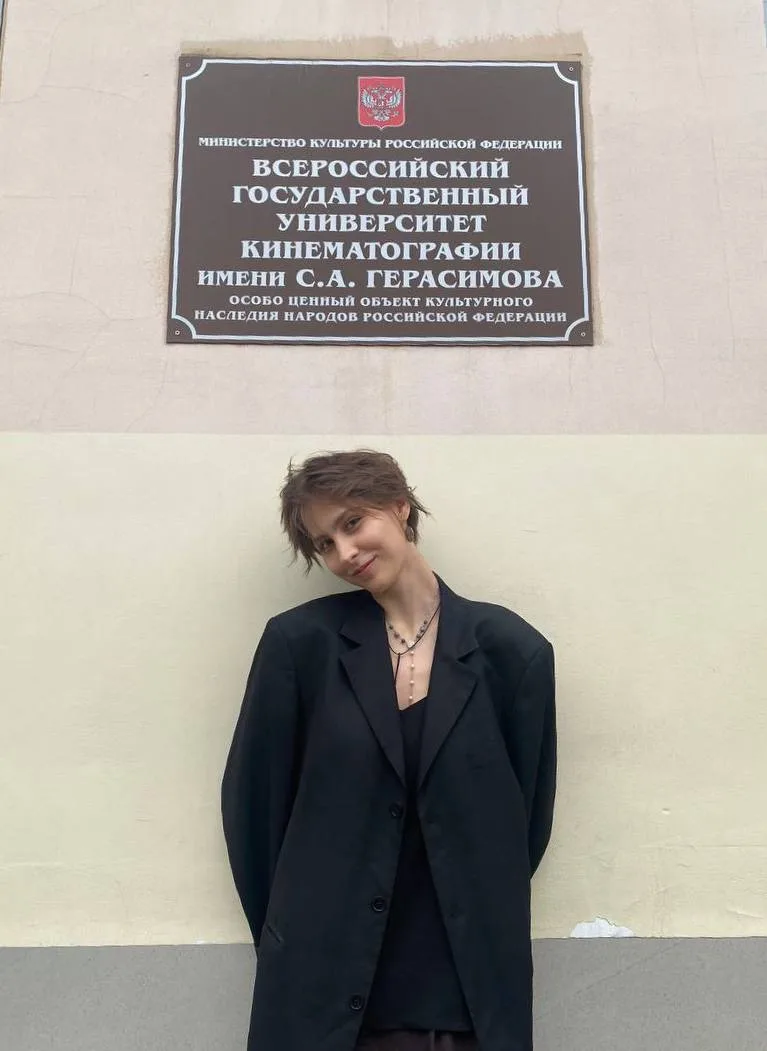ЗОЯ ПОСТУПИЛА НА РЕЖИССЕРА НА БЮДЖЕТ!!!

Мастерская А.А. Эшпая (ВГИК) 2026-2031 (режиссура игрового 
