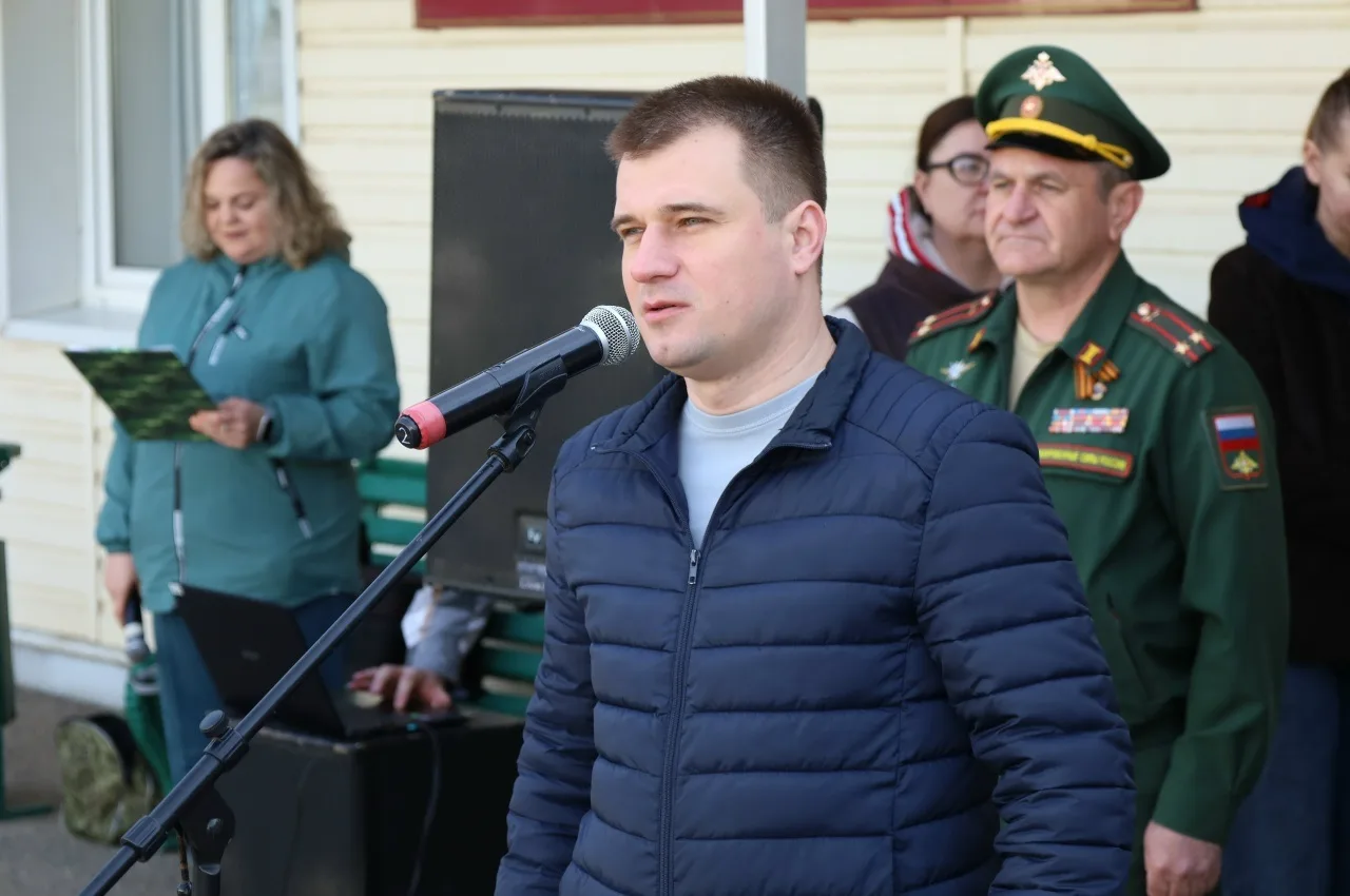 ❤ Провожаем наших героев! Сегодня утром с особым чувством провожали в армию 28 наших парней — они от
