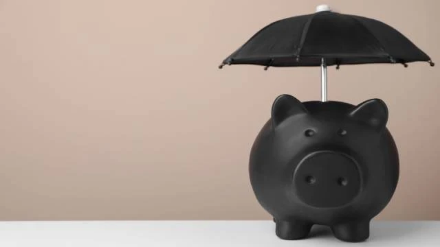 Величину страхового возмещения по вкладам в банках хотят увеличить до 3 млн руб.

Размер такой компе