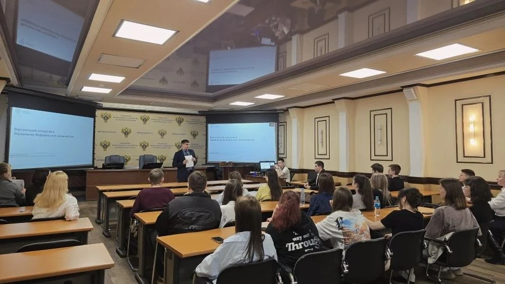 День открытых дверей для будущих коллег: студенты юридического факультета познакомились...
