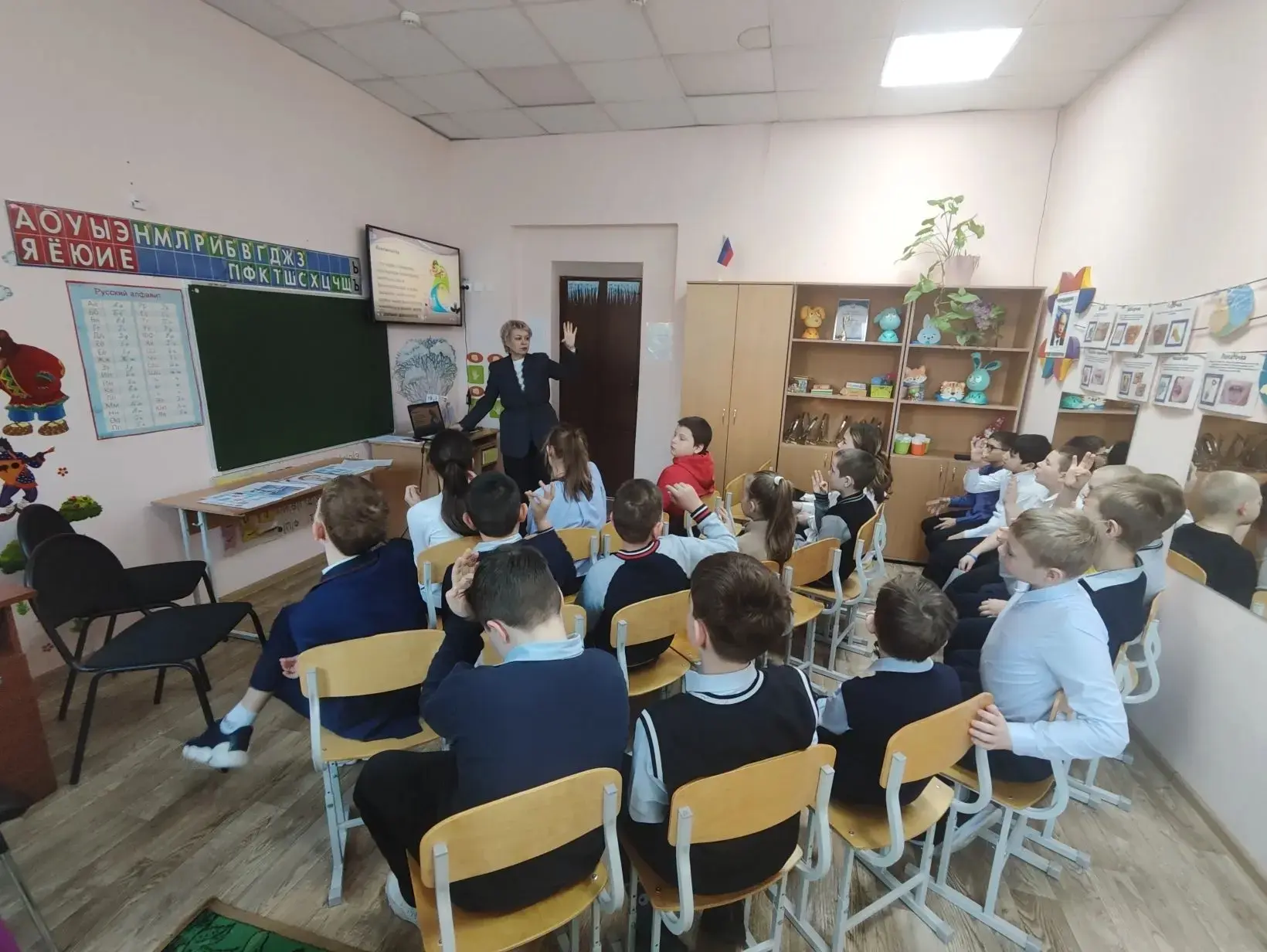 Сегодня в начальном звене МБОУ "Еткульская СОШ" состоялся яркий и насыщенный день в рамках марафона 