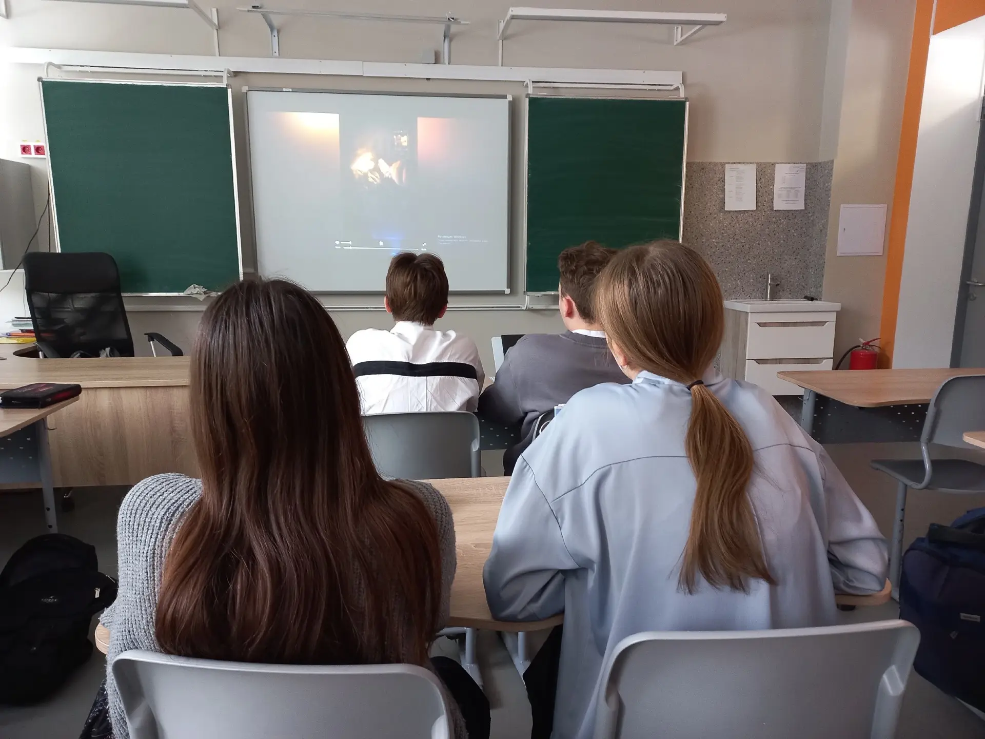 🛡️ Противодействие терроризму и экстремизму: важная беседа для школьников  30 апреля в нашей школе п