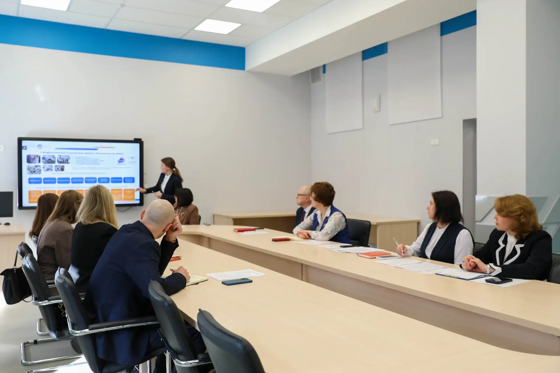 📌 Альбом с фотографиями  «Инновации на Неве»: новый сезон — новые горизонты 🤝⠀ ⠀ 23 апреля в ИТШ №77