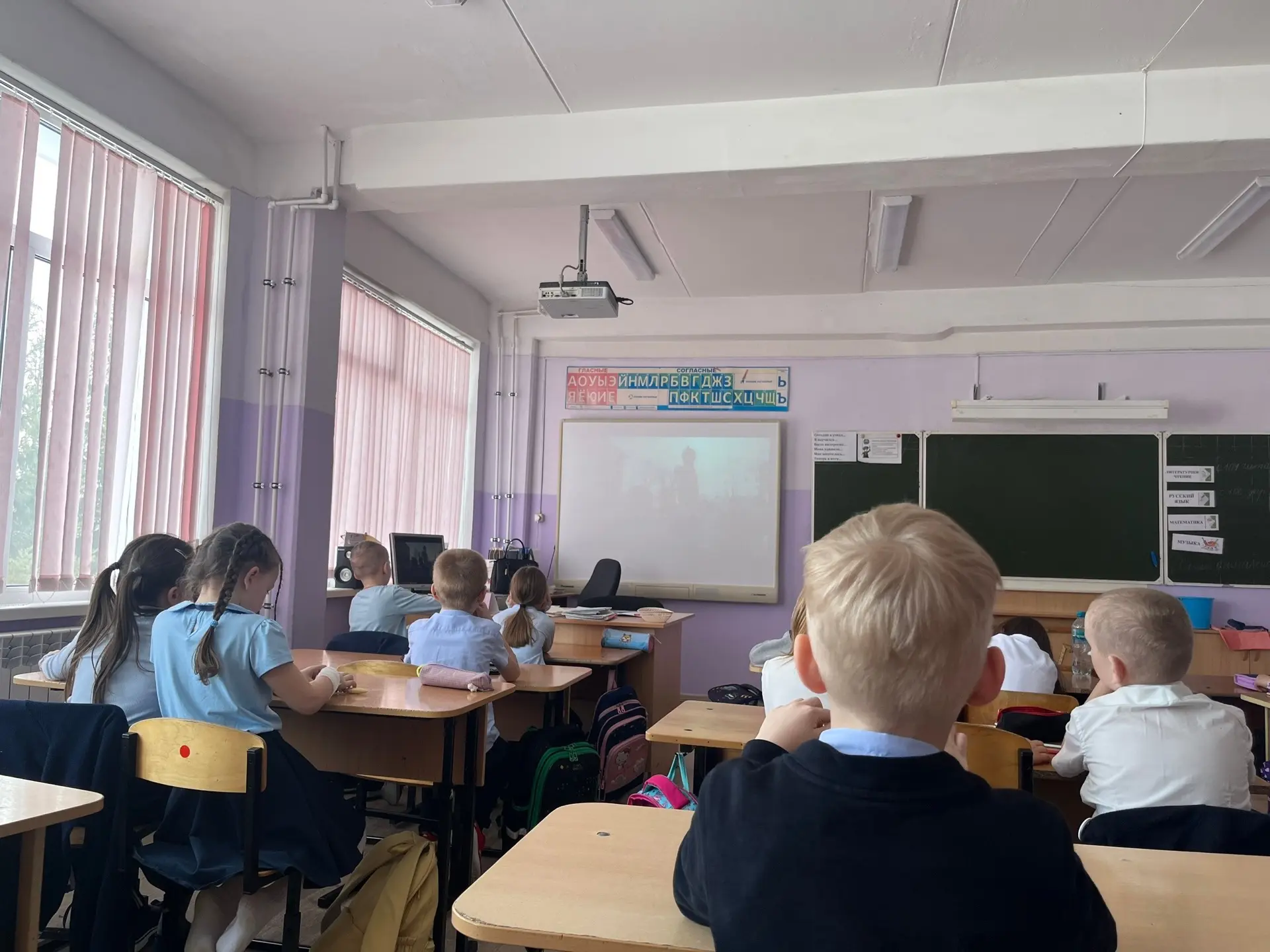 Школа с. Засечное: Киноуроки  📽️Киноурок — это не просто просмотр фильма, а система действий, направ