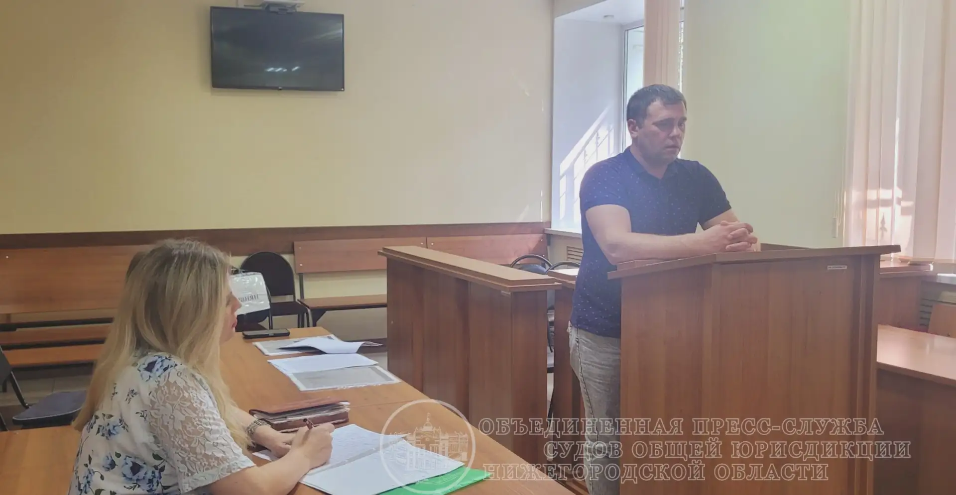 Жителя Нижнего Новгорода оштрафовали на 150 тысяч рублей за применение насилия к двум п...