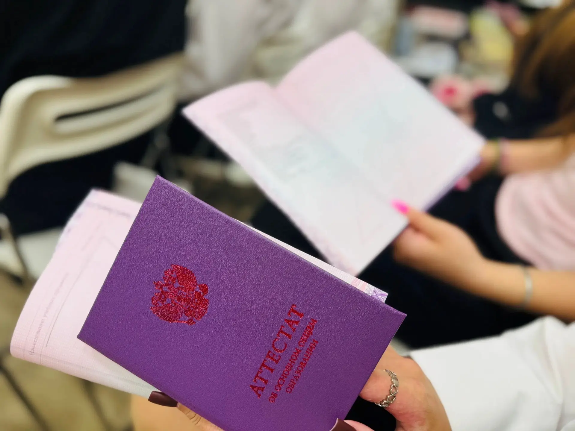 🌟ВРУЧЕНИЕ АТТЕСТАТОВ. 9-ые классы🌟

Вчерашний день отличился знаковым событием для наших девятикла