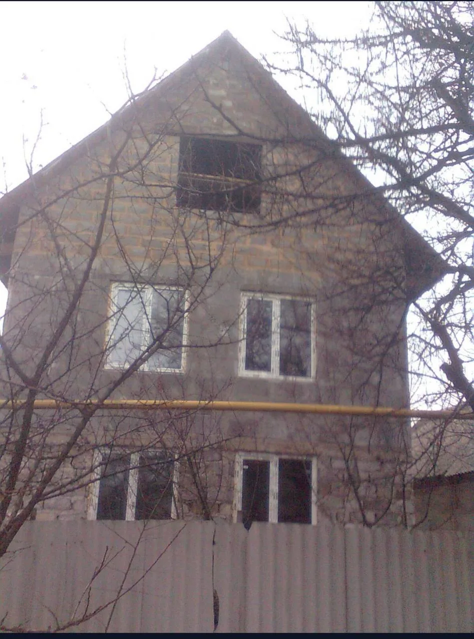Продается дом + флигель