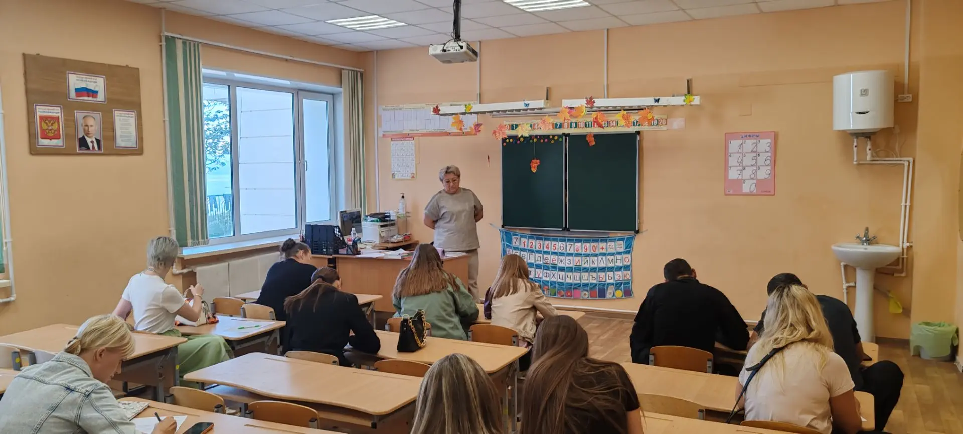 Сегодня в лицее состоялось первое организационное родительское собрание для будущих пер...