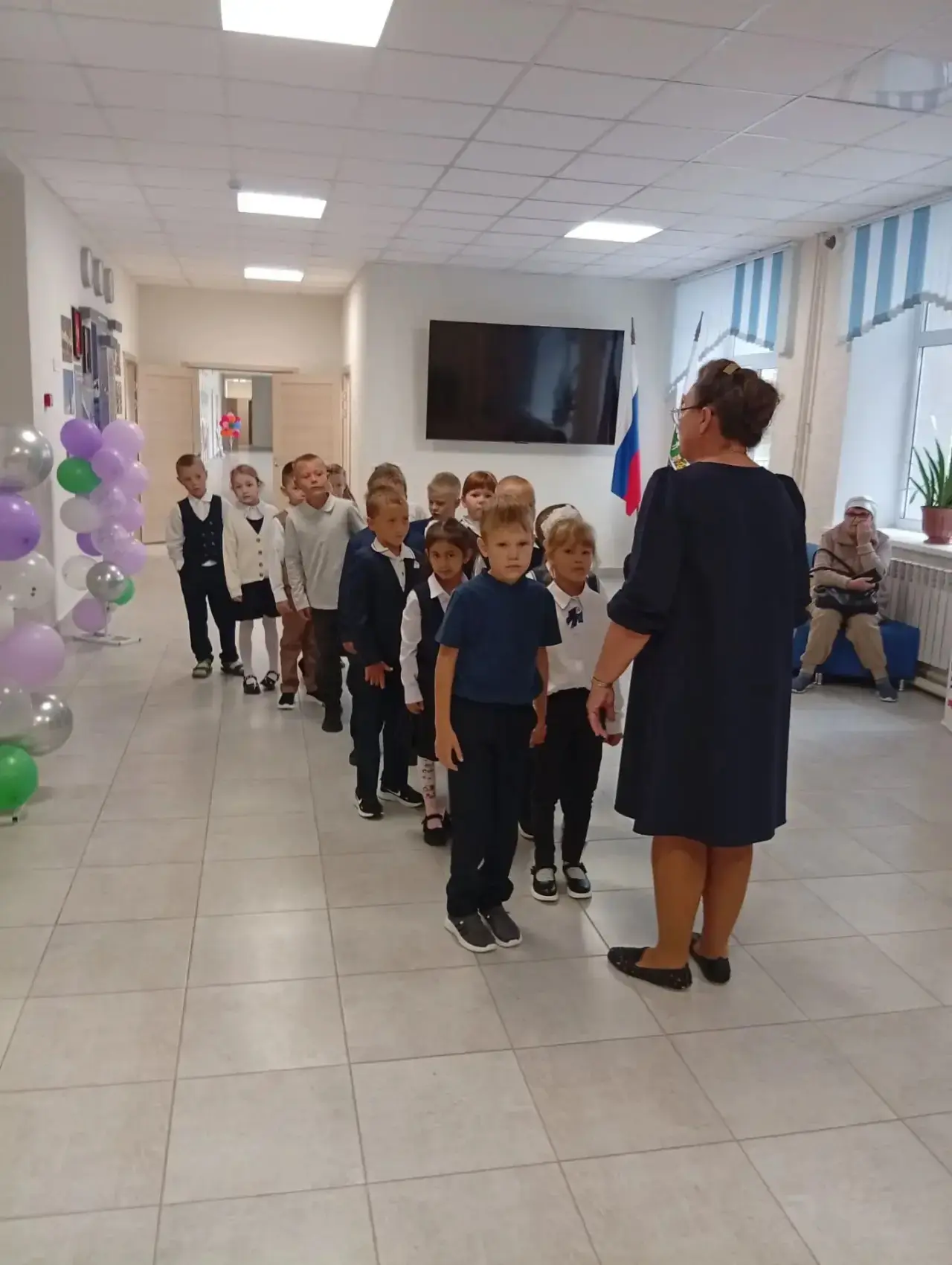 💫 ПЕРВОКЛАССНИКИ ЗНАКОМЯТСЯ СО ШКОЛОЙ