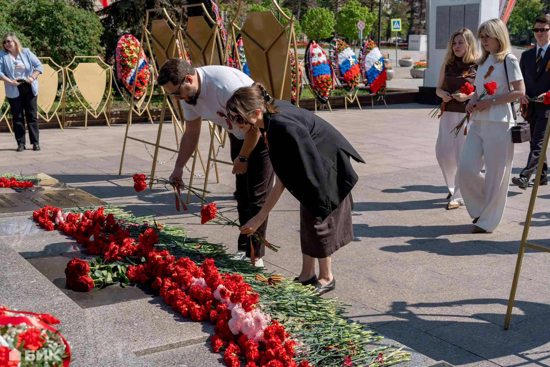 Память, которая объединяет поколения: группа компаний БИК почтила подвиг героев