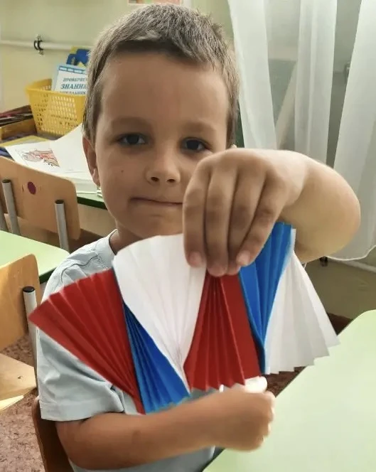 С любовью к России! 🇷🇺

✅ Наши ребята из старшей группы «Улыбка» (воспитатели: Ирина Витальевна Ле