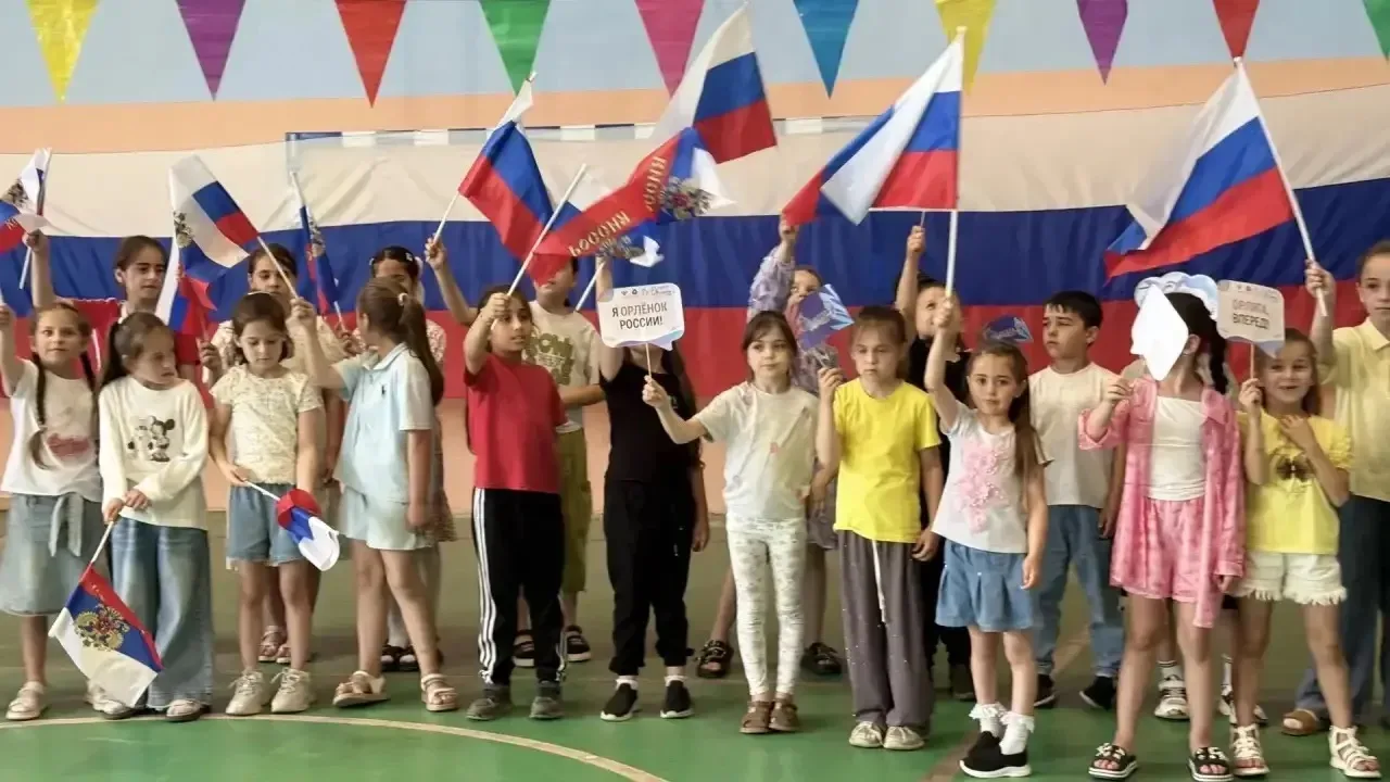 Ну что ж, дорогие подписчики! ✨

Делимся впечатлениями от второй недели нашего летнего лагеря «Солны