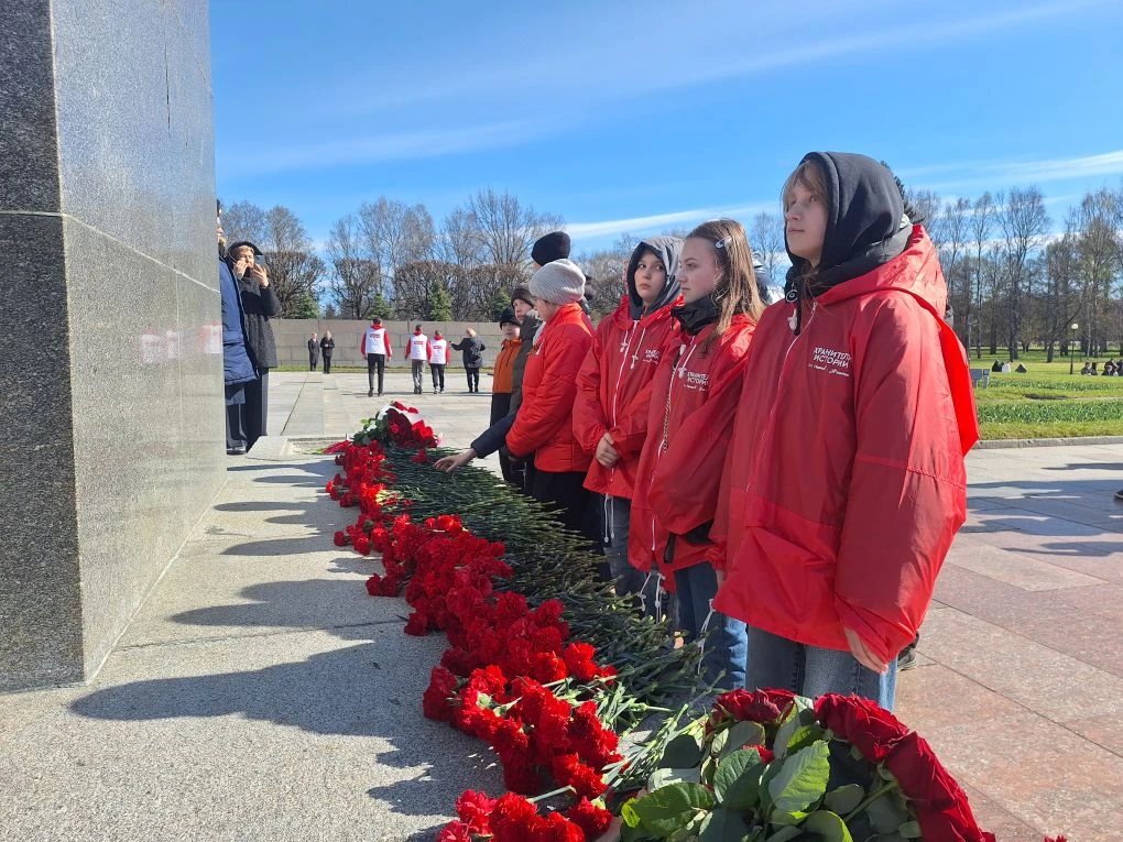 Помним. Чтим. Гордимся. 🕯🎖️  Сегодня, 19 апреля, в День памяти жертв геноцида советского народа, уче
