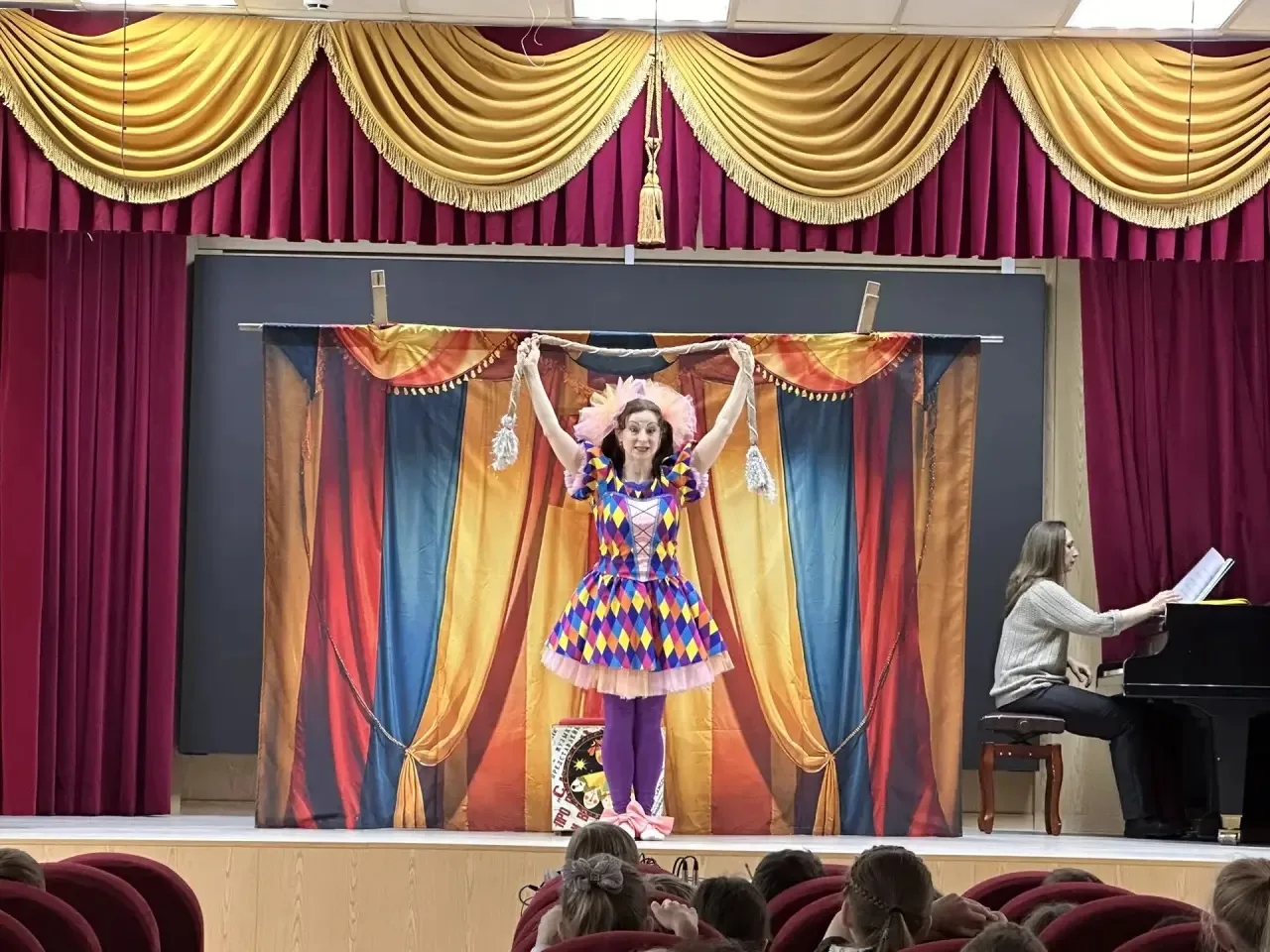ЛЮБИМАЯ ФИЛАРМОНИЯ🎶 В лицее состоялся заключительный концерт Нижегородской филармонии. Ребята с удов