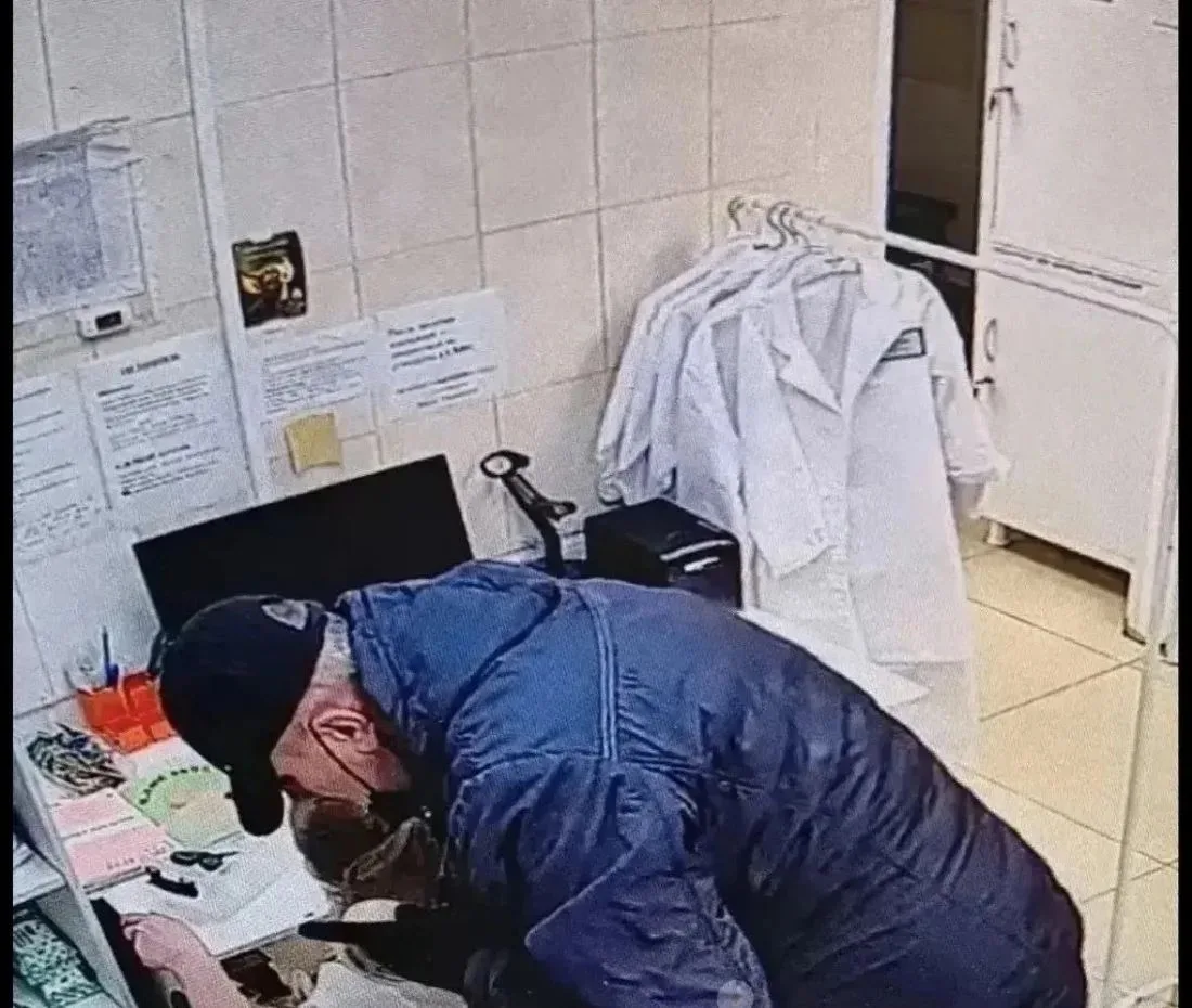 В Саратовской области налётчик с ножом напал на сотрудницу аптеки