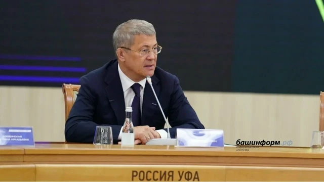 Радий Хабиров запретил главам муниципалитетов выезжать в зону СВО

Такое решение продиктовано сообра