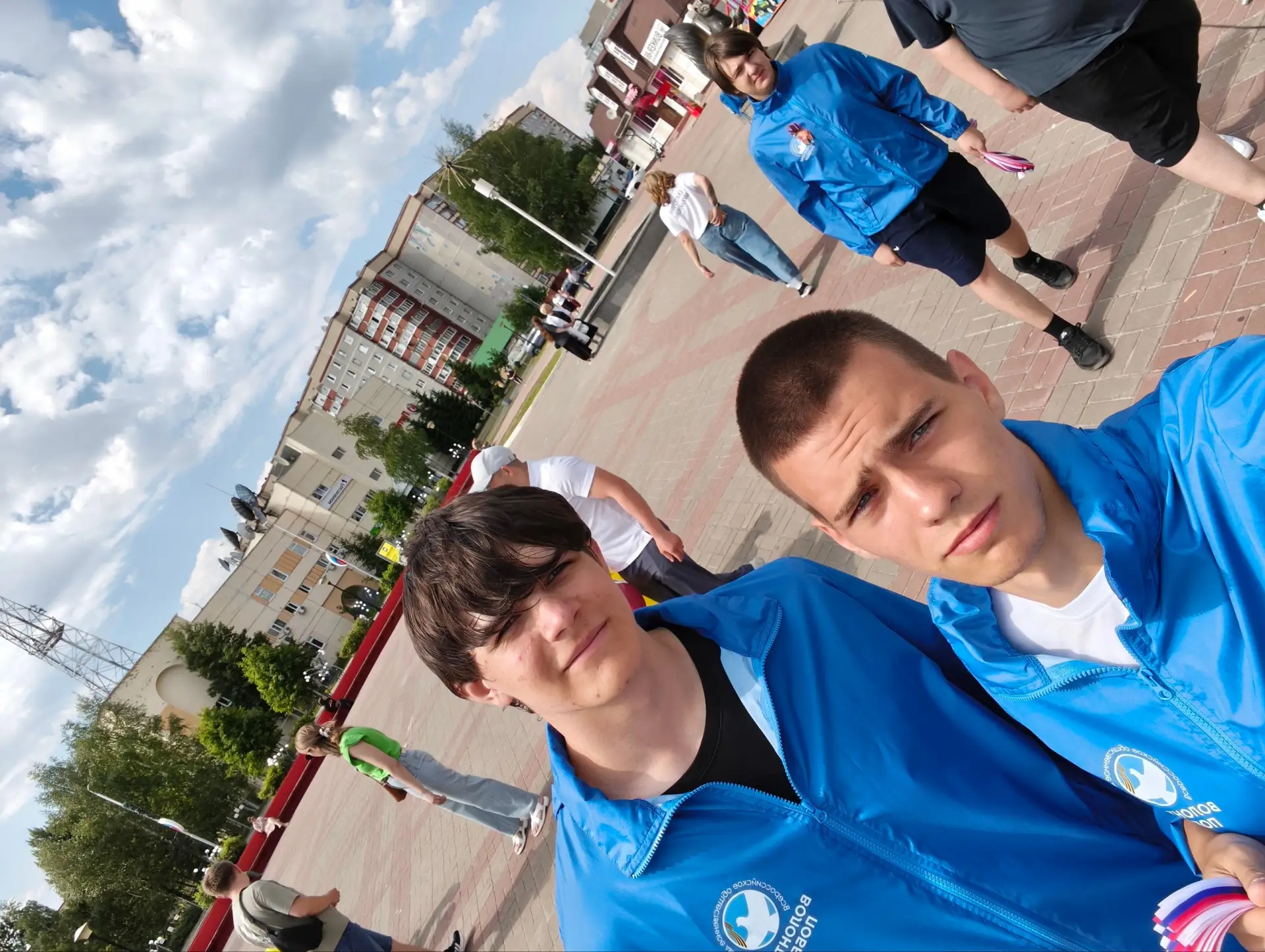 В День России, 12 июня, площадь нашего города наполнилась атмосферой гордости и патриот...