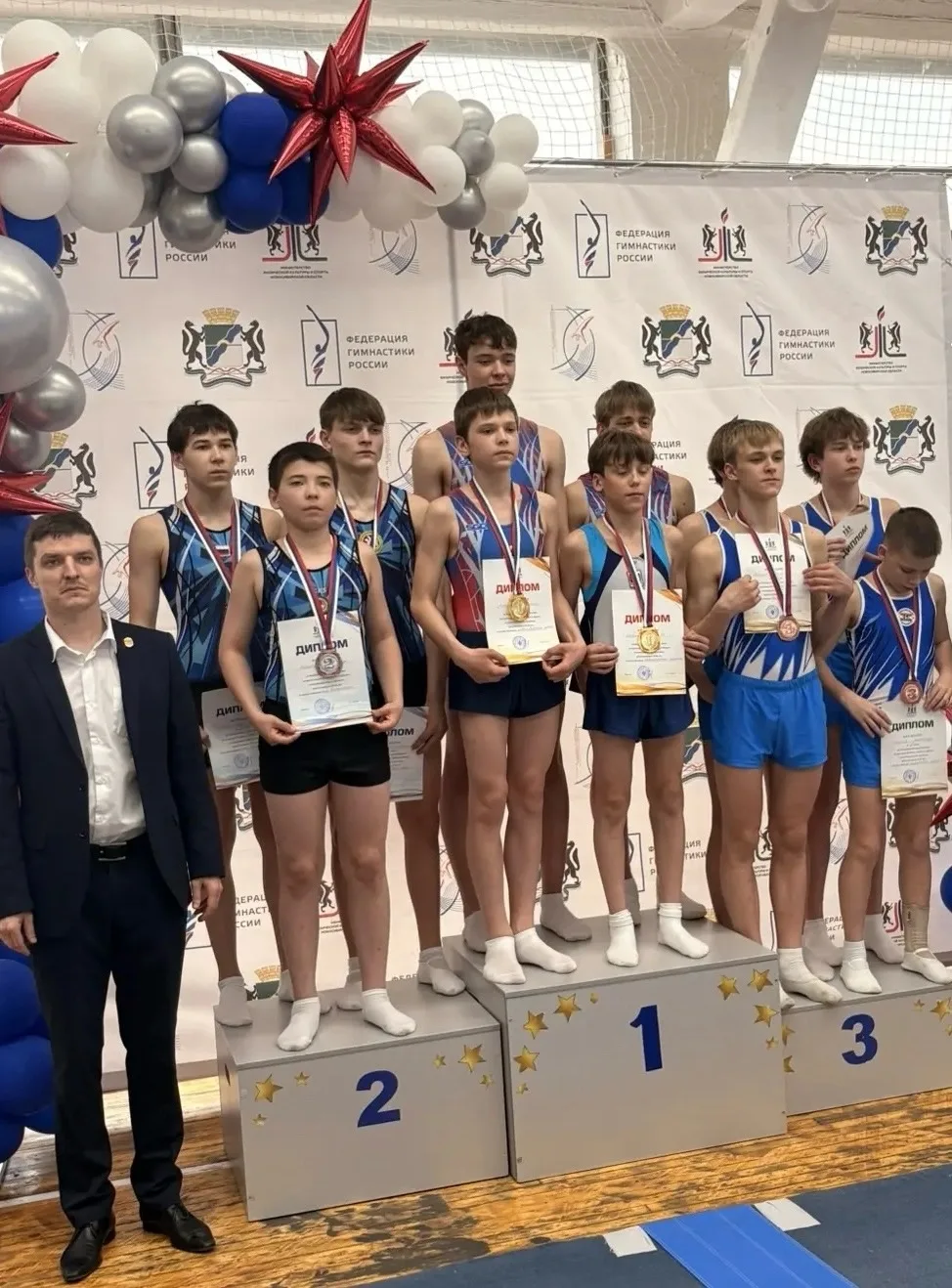 🤸‍♂️ГОРДОСТЬ ГИМНАЗИИ🏆  Наш талантливый батутист, ученик 8Д класса Трубин Артём, продолжает покорять