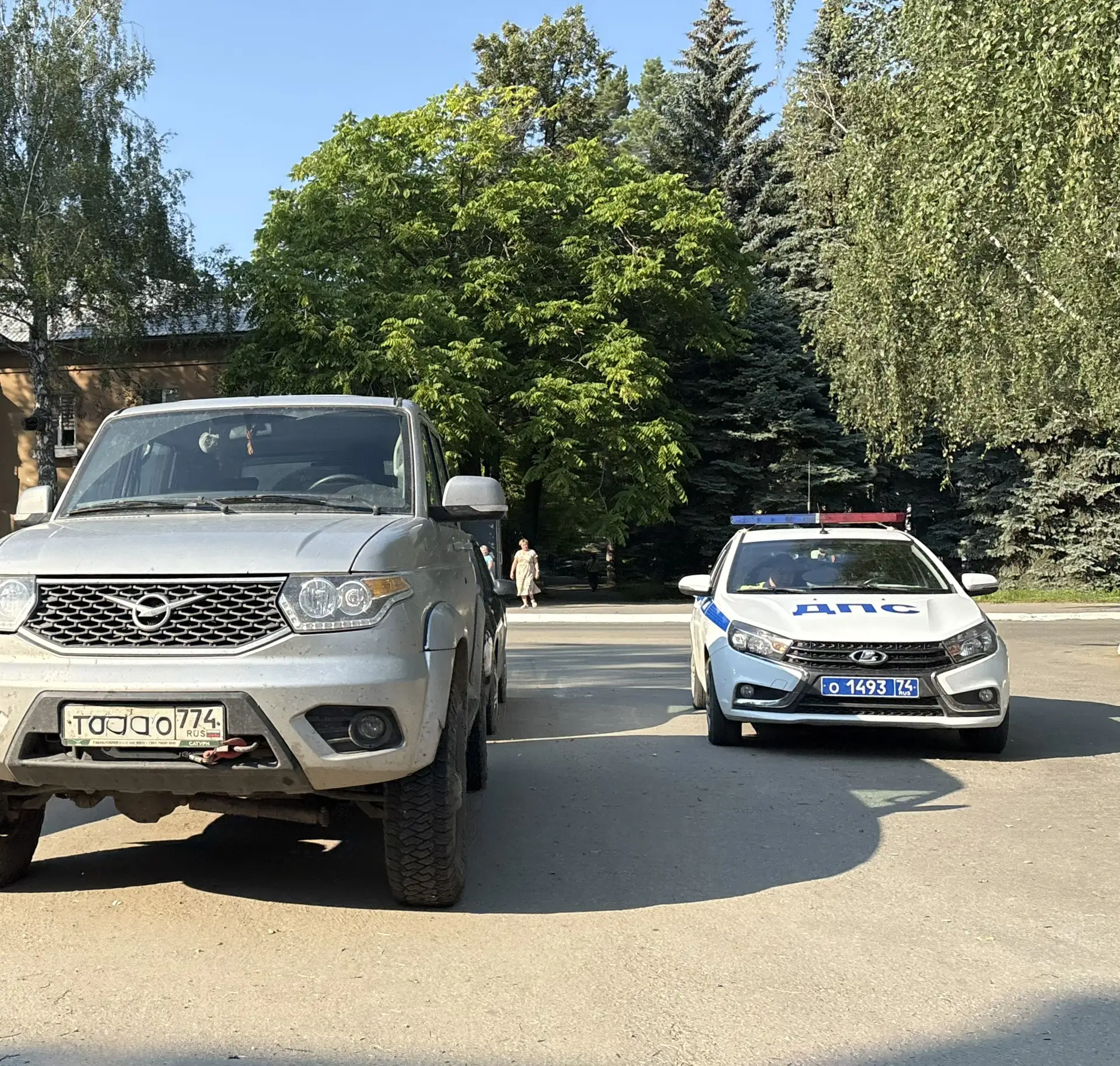 Интересно, за что гайцы здесь нахлабучивают водителей?