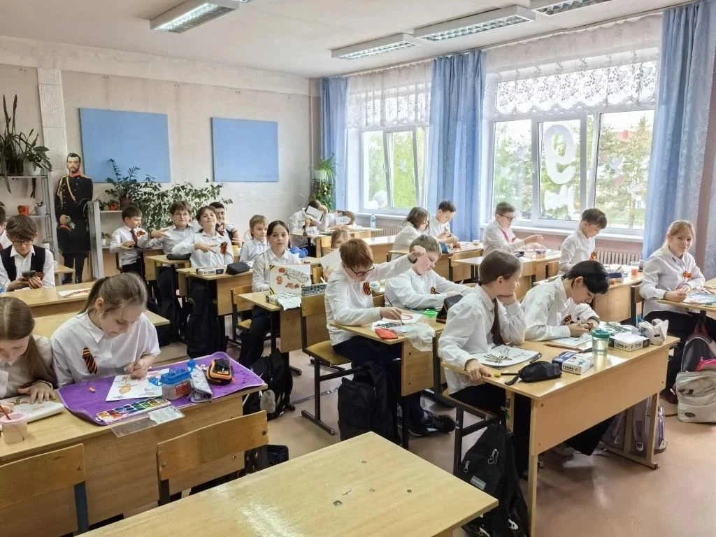 ✍️Вперёд, юнкор! Всем привет! На связи ученица 5-Е класса Булатецкая Елизавета!😊  ✅8 мая на уроке ИЗ