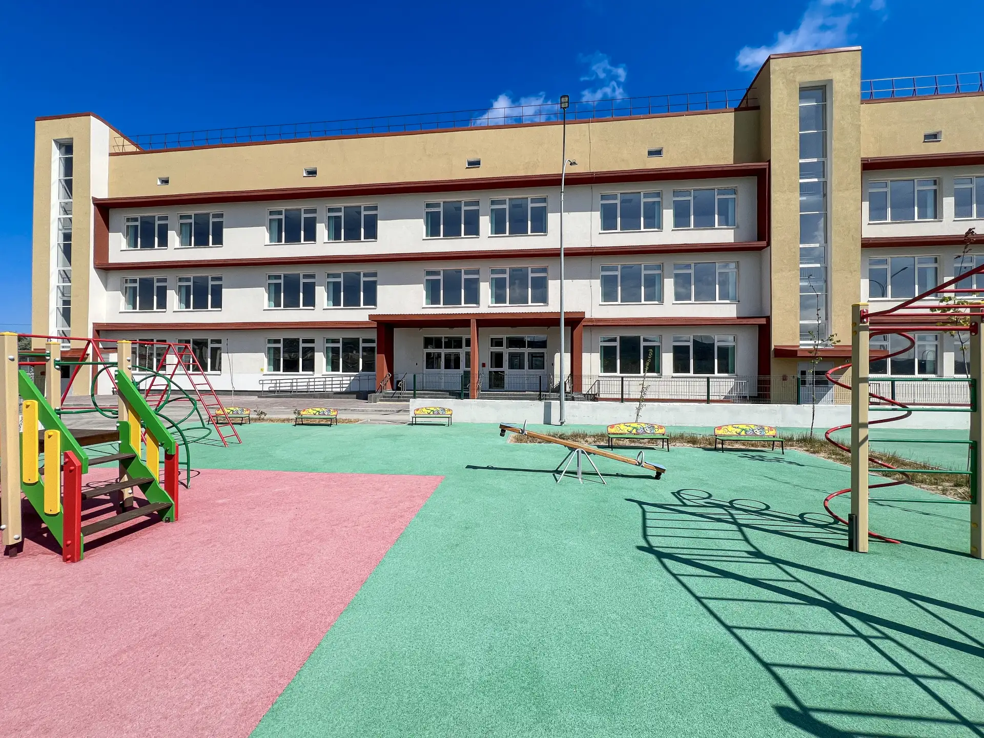 В Феодосии стартовал прием заявлений в новую 🎒школу