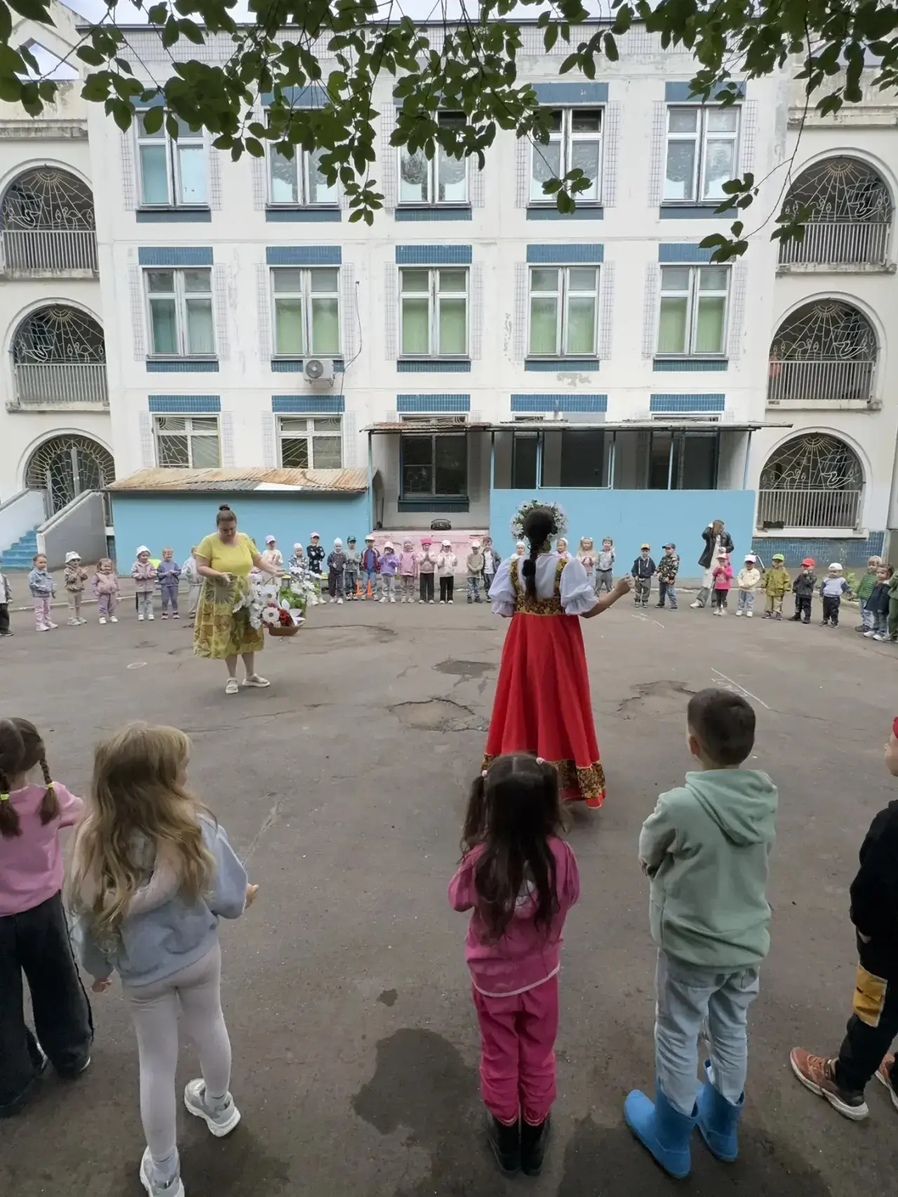 🌼✨ Волшебство семьи и верности: яркий праздник под открытым небом!

🫶🏻 В преддверии Дня семьи, лю