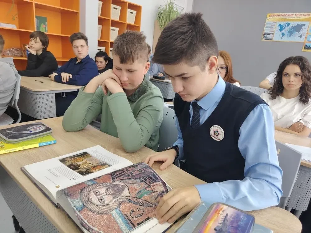 16 марта в рамках празднования Дня православной книги в Михневской средней школе прошла необычная и 