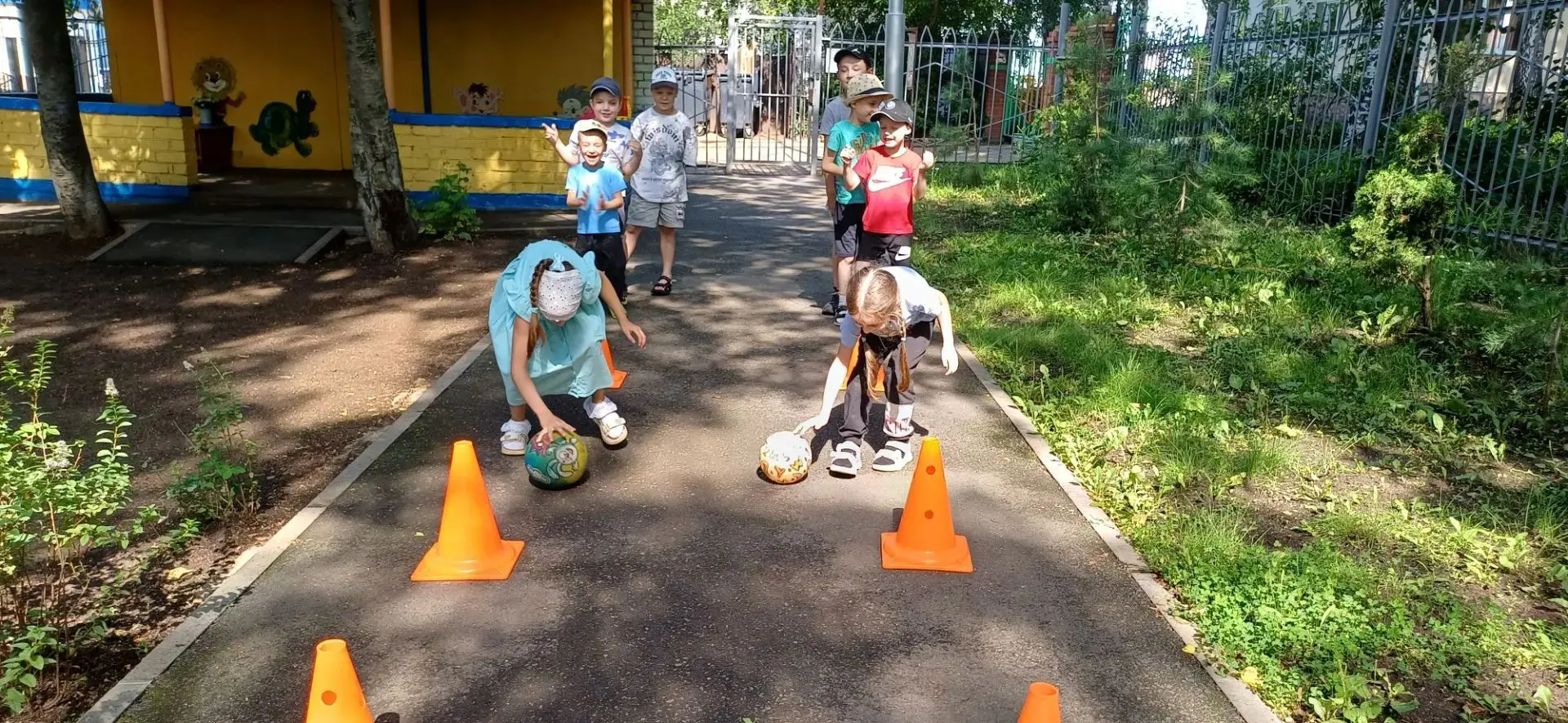 У нас сегодня с ребятами
состоялись ,,Весёлые эстафеты!!!,,
Участники соревнований
состязались в СИЛ