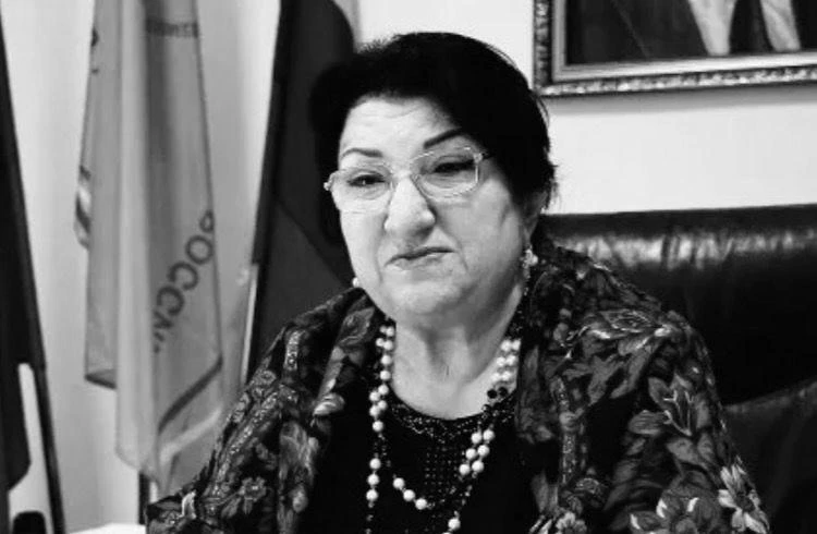 С глубокой скорбью узнал о кончине Интизар Мамутаевой.